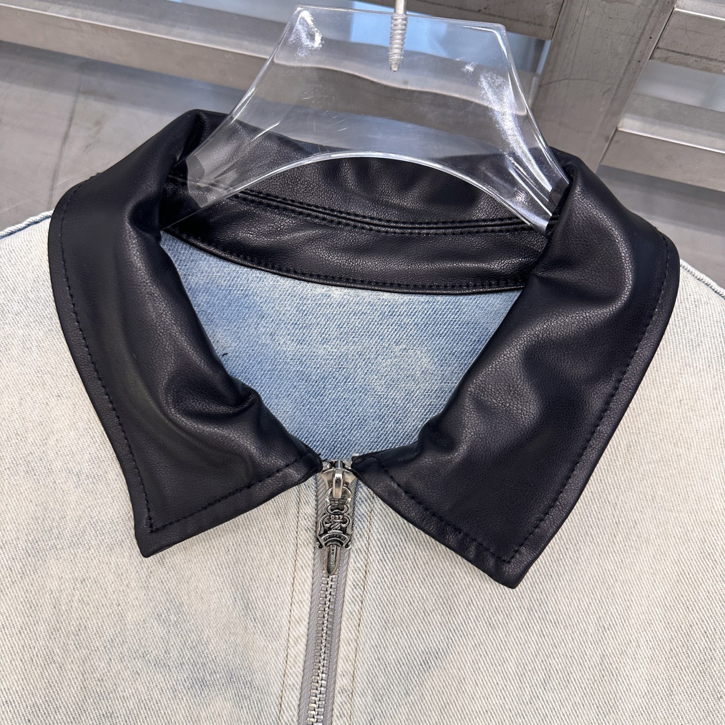 克罗心 ｜ 新款休闲牛仔上衣，经典手工刺绣马毛十字标，牛仔重炒色工艺，休闲时尚，尺码sml