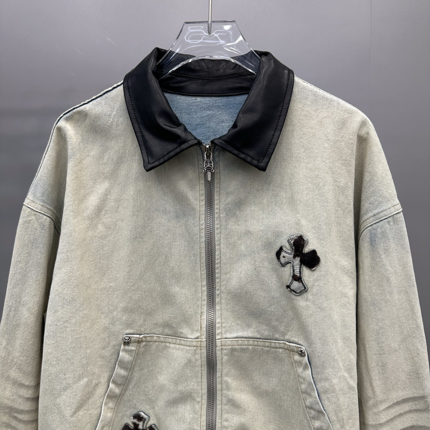 克罗心 ｜ 新款休闲牛仔上衣，经典手工刺绣马毛十字标，牛仔重炒色工艺，休闲时尚，尺码sml