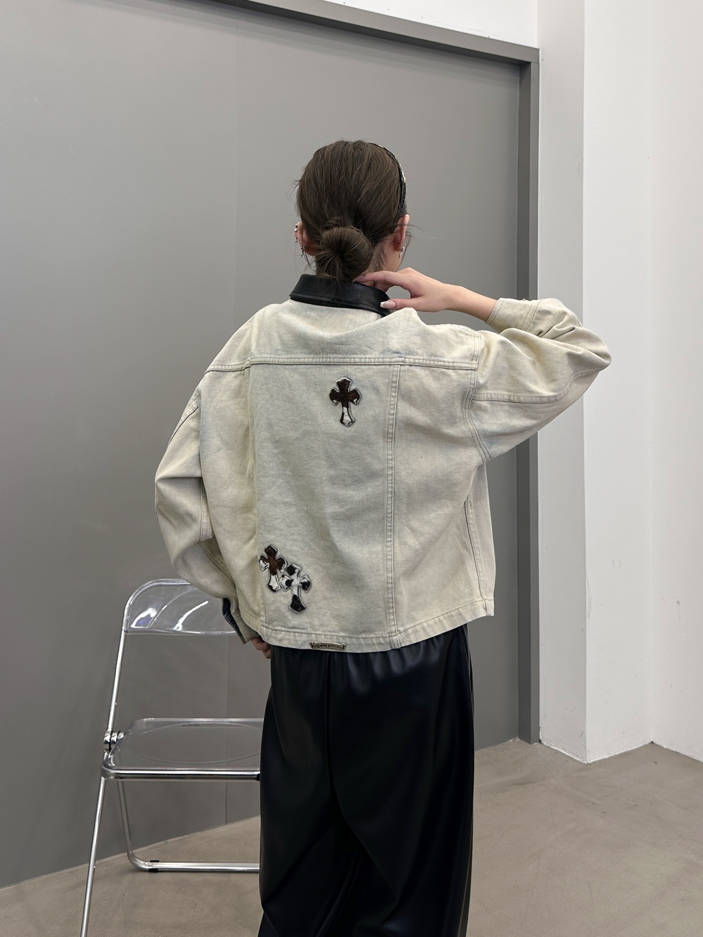 克罗心 ｜ 新款休闲牛仔上衣，经典手工刺绣马毛十字标，牛仔重炒色工艺，休闲时尚，尺码sml