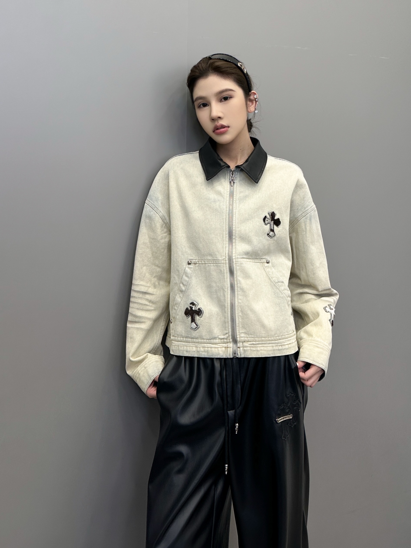 克罗心 ｜ 新款休闲牛仔上衣，经典手工刺绣马毛十字标，牛仔重炒色工艺，休闲时尚，尺码sml