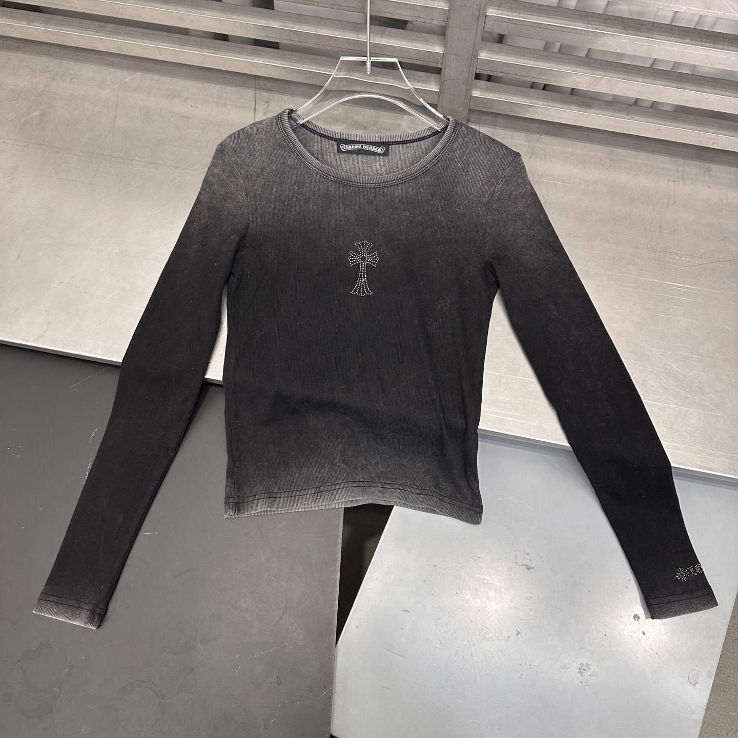 克罗心 ｜ 新款长袖t，成衣洗水炒色喷色烫钻工艺，时尚休闲，尺码sml