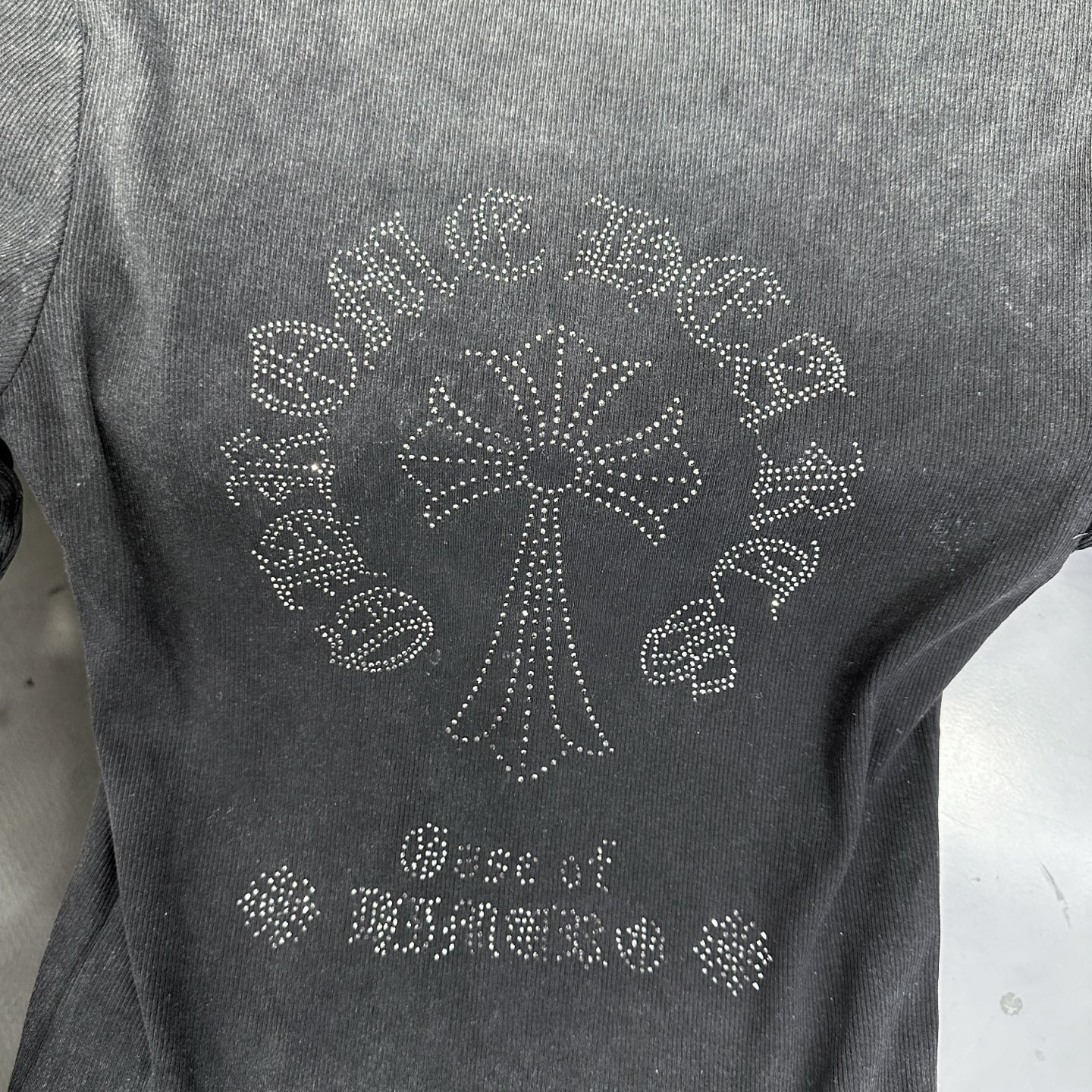 克罗心 ｜ 新款长袖t，成衣洗水炒色喷色烫钻工艺，时尚休闲，尺码sml