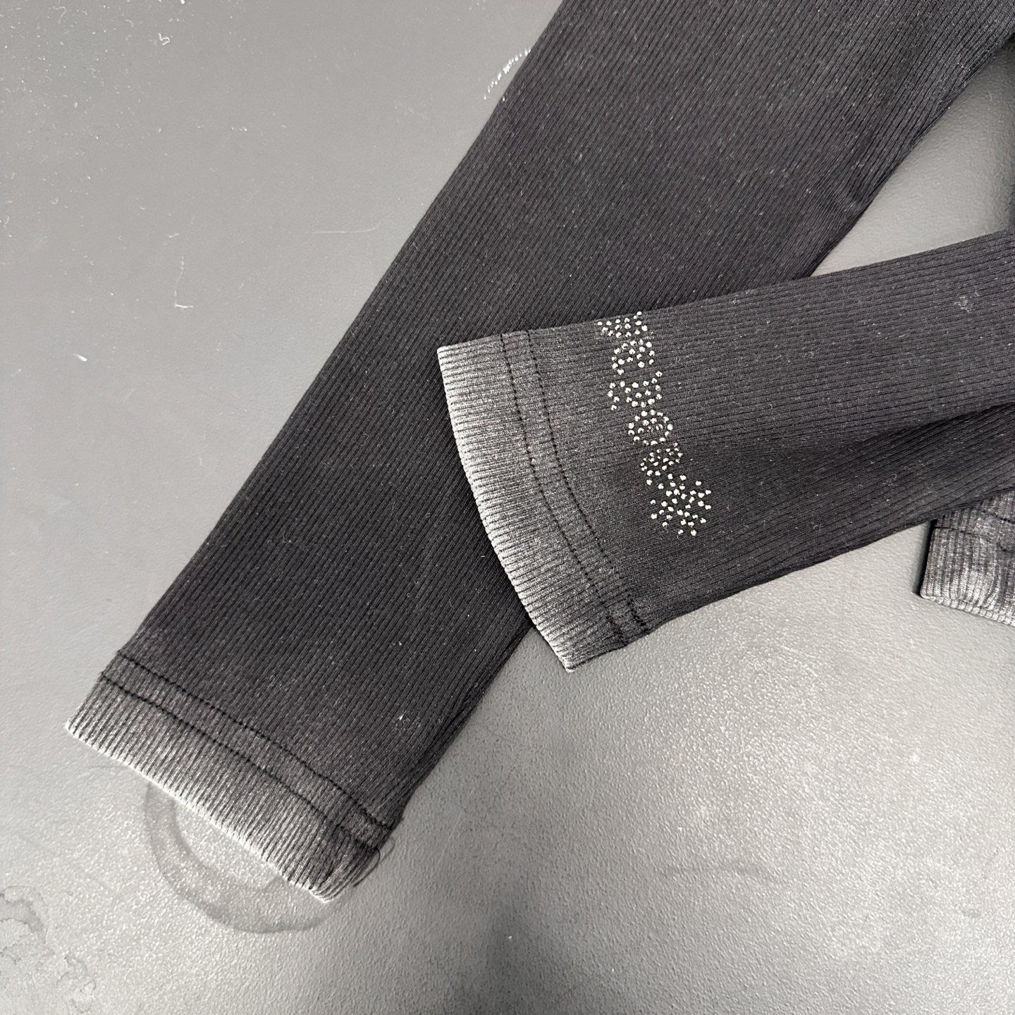 克罗心 ｜ 新款长袖t，成衣洗水炒色喷色烫钻工艺，时尚休闲，尺码sml