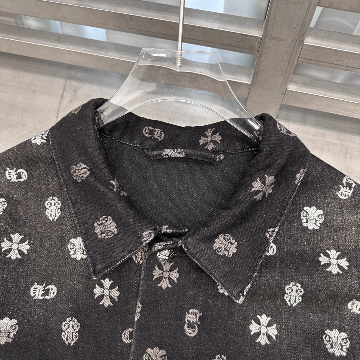 克罗心 ｜ 新款牛仔上衣，成衣洗水喷色工艺加坯布印花，男女同款，尺码sml