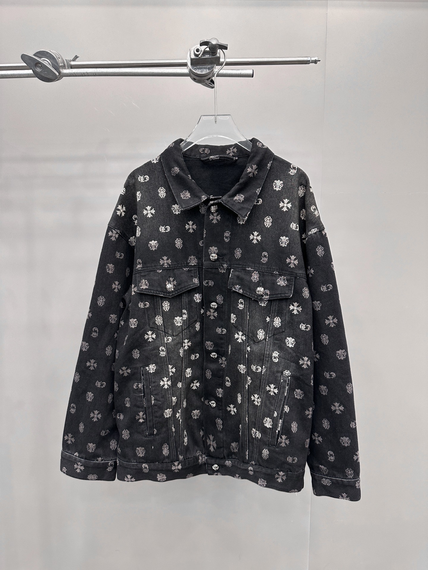 克罗心 ｜ 新款牛仔上衣，成衣洗水喷色工艺加坯布印花，男女同款，尺码sml