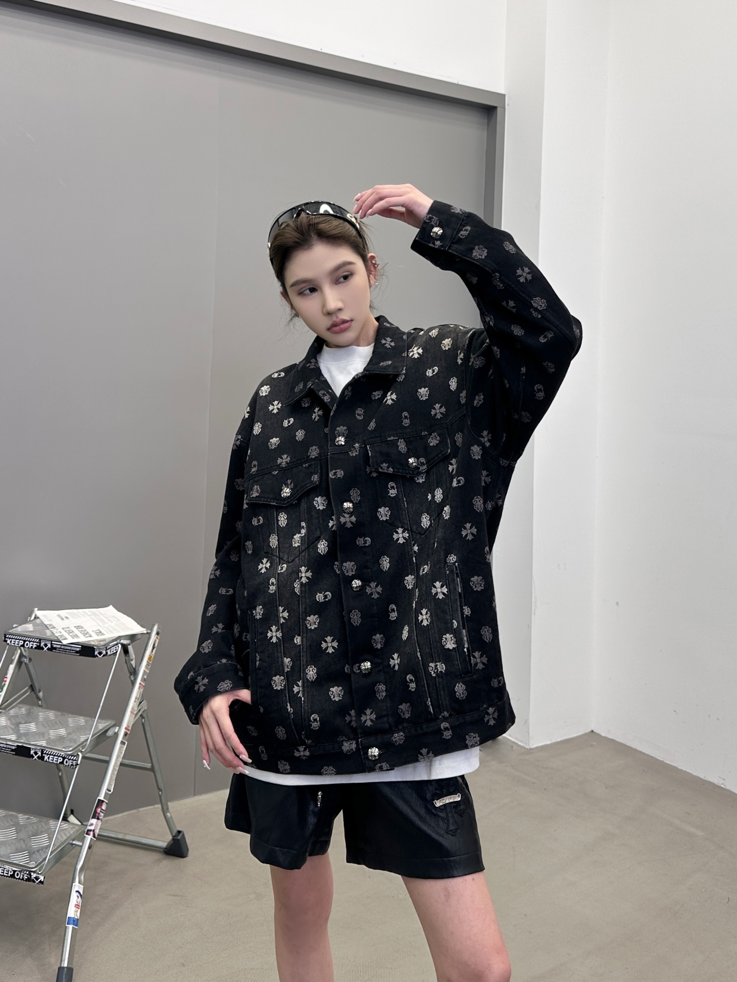 克罗心 ｜ 新款牛仔上衣，成衣洗水喷色工艺加坯布印花，男女同款，尺码sml