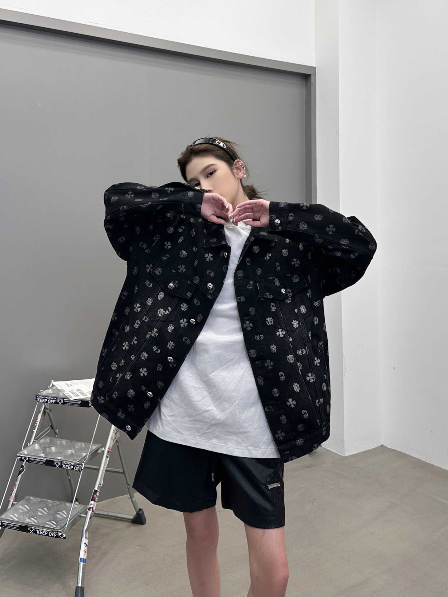 克罗心 ｜ 新款牛仔上衣，成衣洗水喷色工艺加坯布印花，男女同款，尺码sml