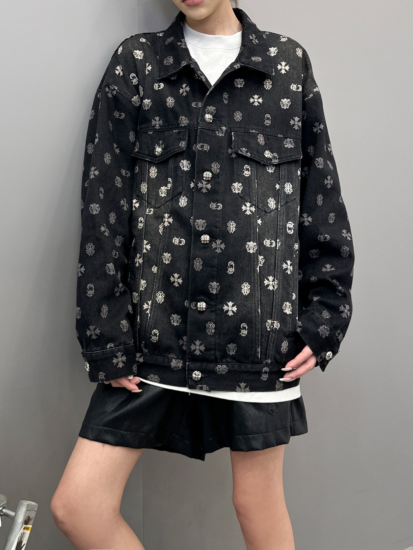 克罗心 ｜ 新款牛仔上衣，成衣洗水喷色工艺加坯布印花，男女同款，尺码sml