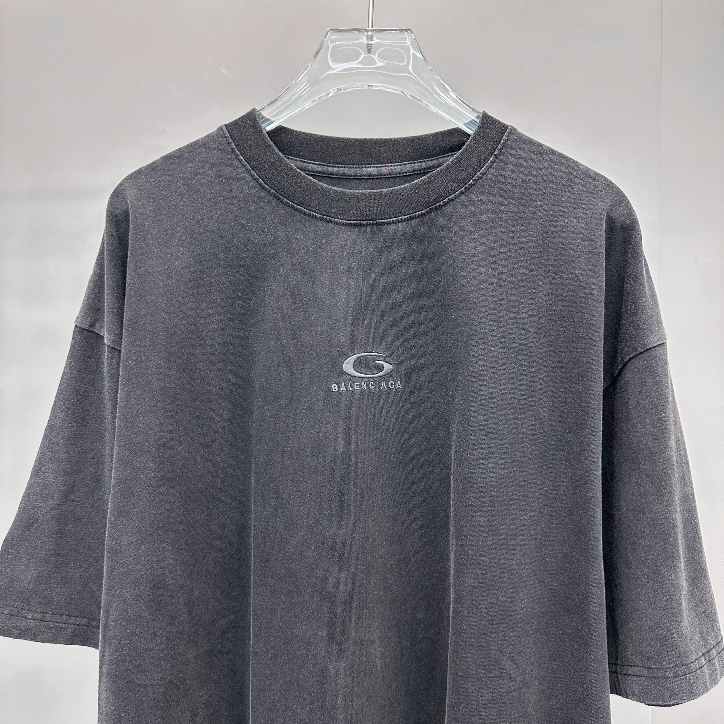 巴黎 ｜ 新款短袖t，成衣洗水炒色喷色工艺，男女同款，尺码sml