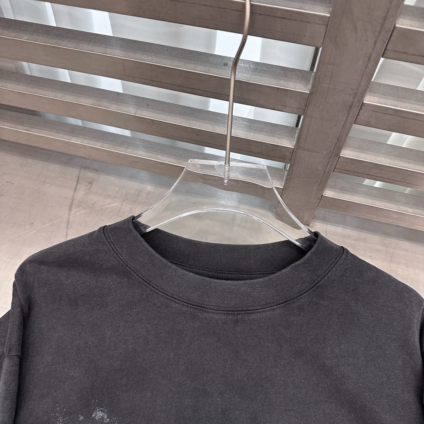 巴黎 ｜ 新款假两件长袖t，成衣洗水炒色加成衣前后印花工艺，假两件做工，男女同款，尺码sml