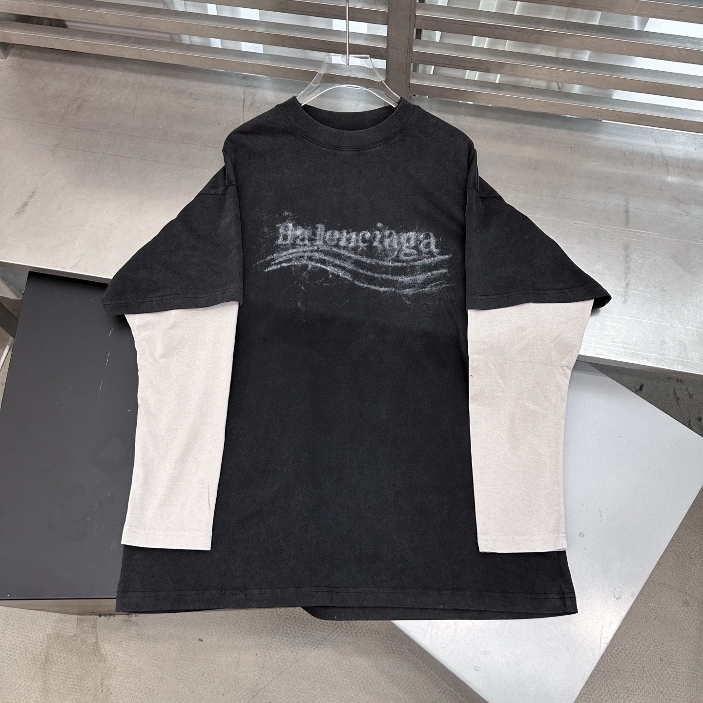 巴黎 ｜ 新款假两件长袖t，成衣洗水炒色加成衣前后印花工艺，假两件做工，男女同款，尺码sml