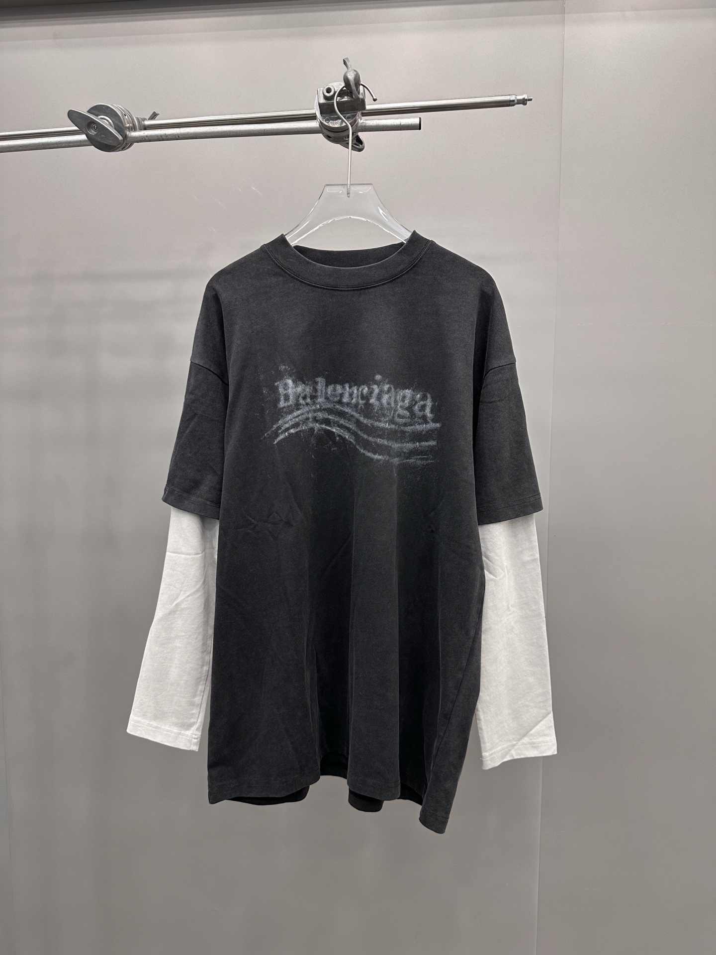 巴黎 ｜ 新款假两件长袖t，成衣洗水炒色加成衣前后印花工艺，假两件做工，男女同款，尺码sml