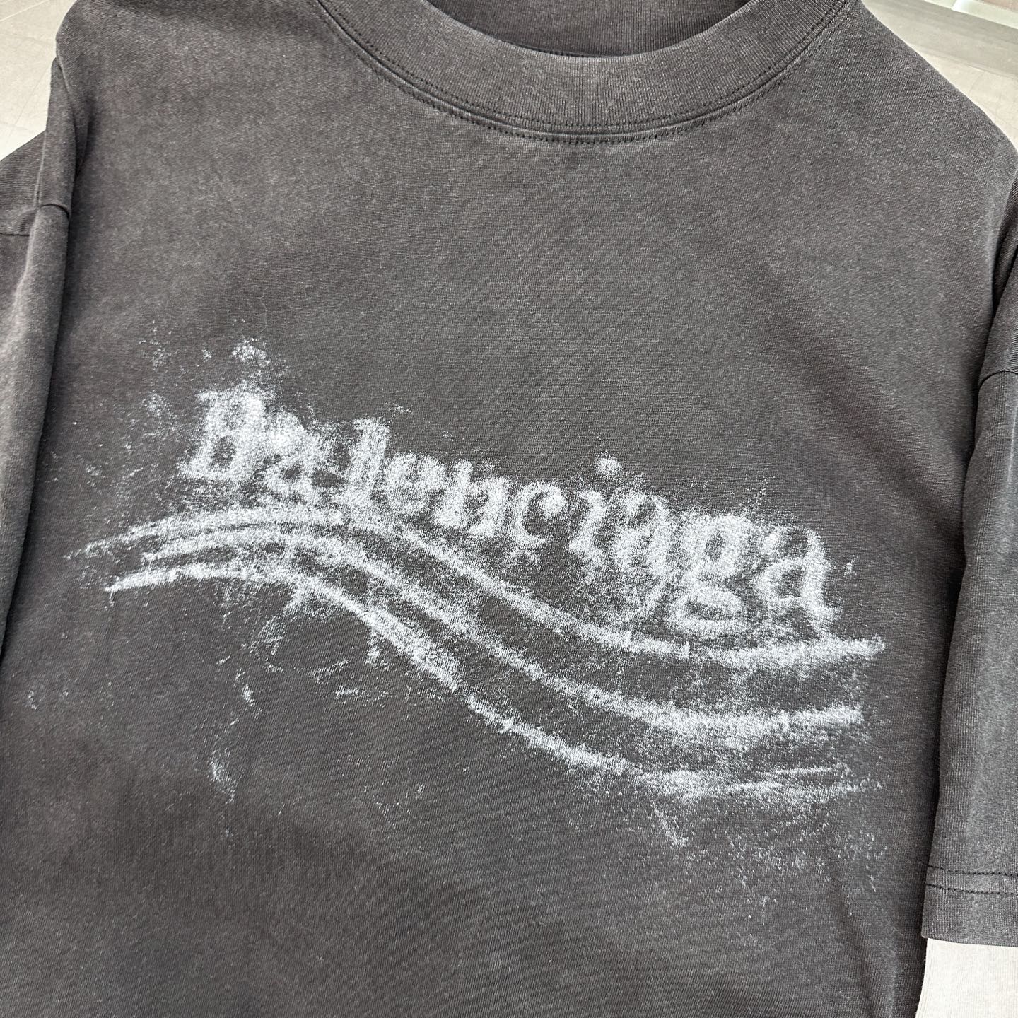 巴黎 ｜ 新款假两件长袖t，成衣洗水炒色加成衣前后印花工艺，假两件做工，男女同款，尺码sml