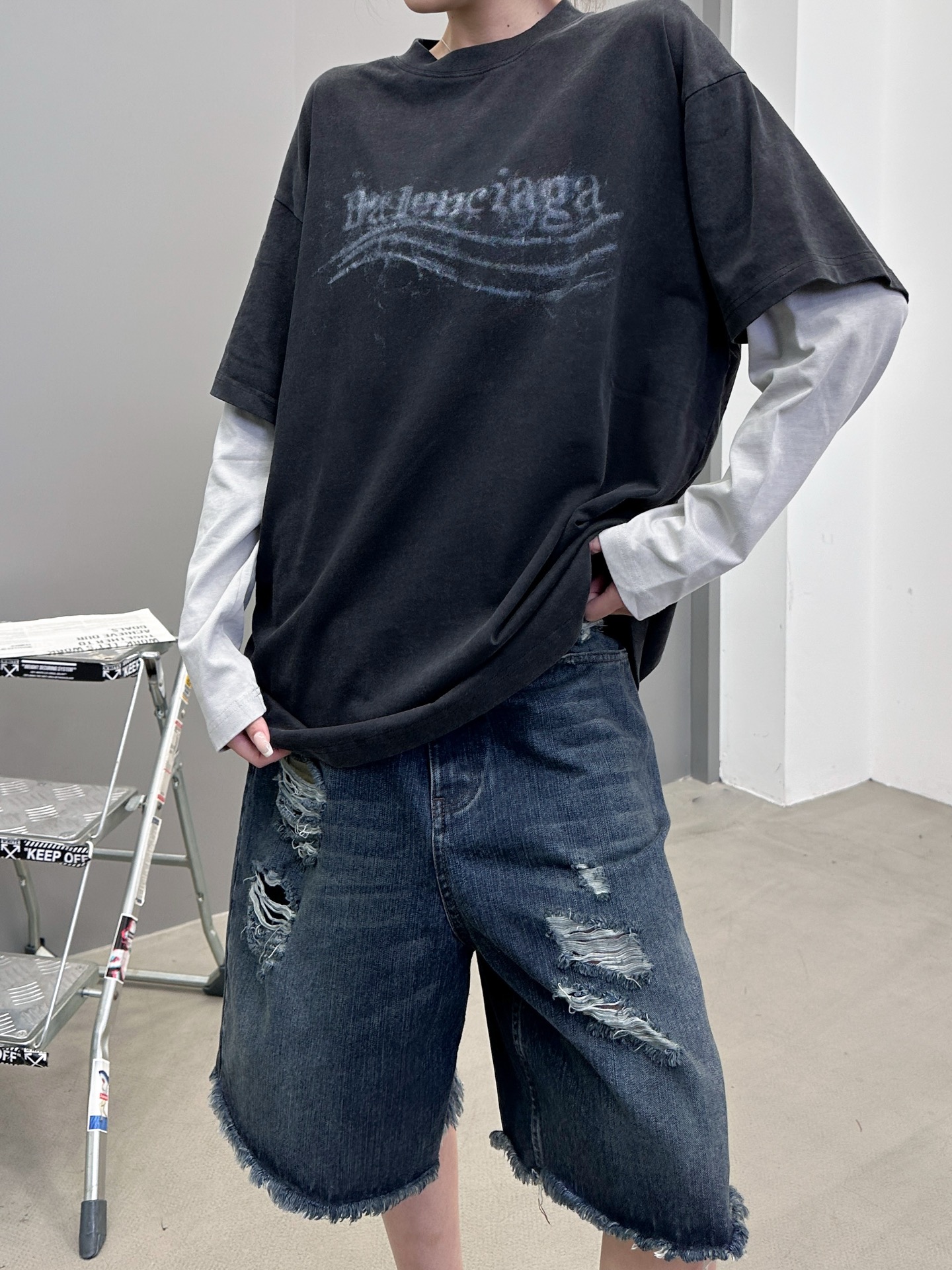 巴黎 ｜ 新款假两件长袖t，成衣洗水炒色加成衣前后印花工艺，假两件做工，男女同款，尺码sml