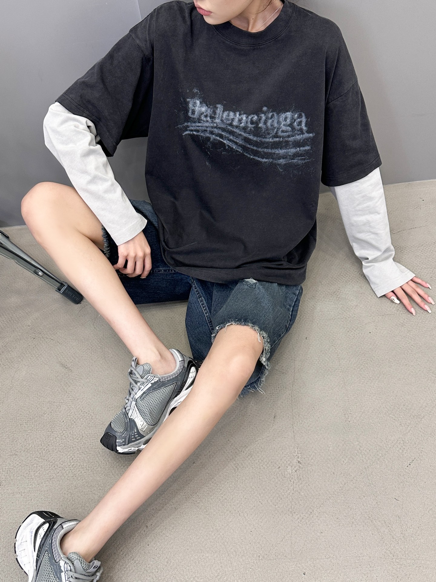 巴黎 ｜ 新款假两件长袖t，成衣洗水炒色加成衣前后印花工艺，假两件做工，男女同款，尺码sml