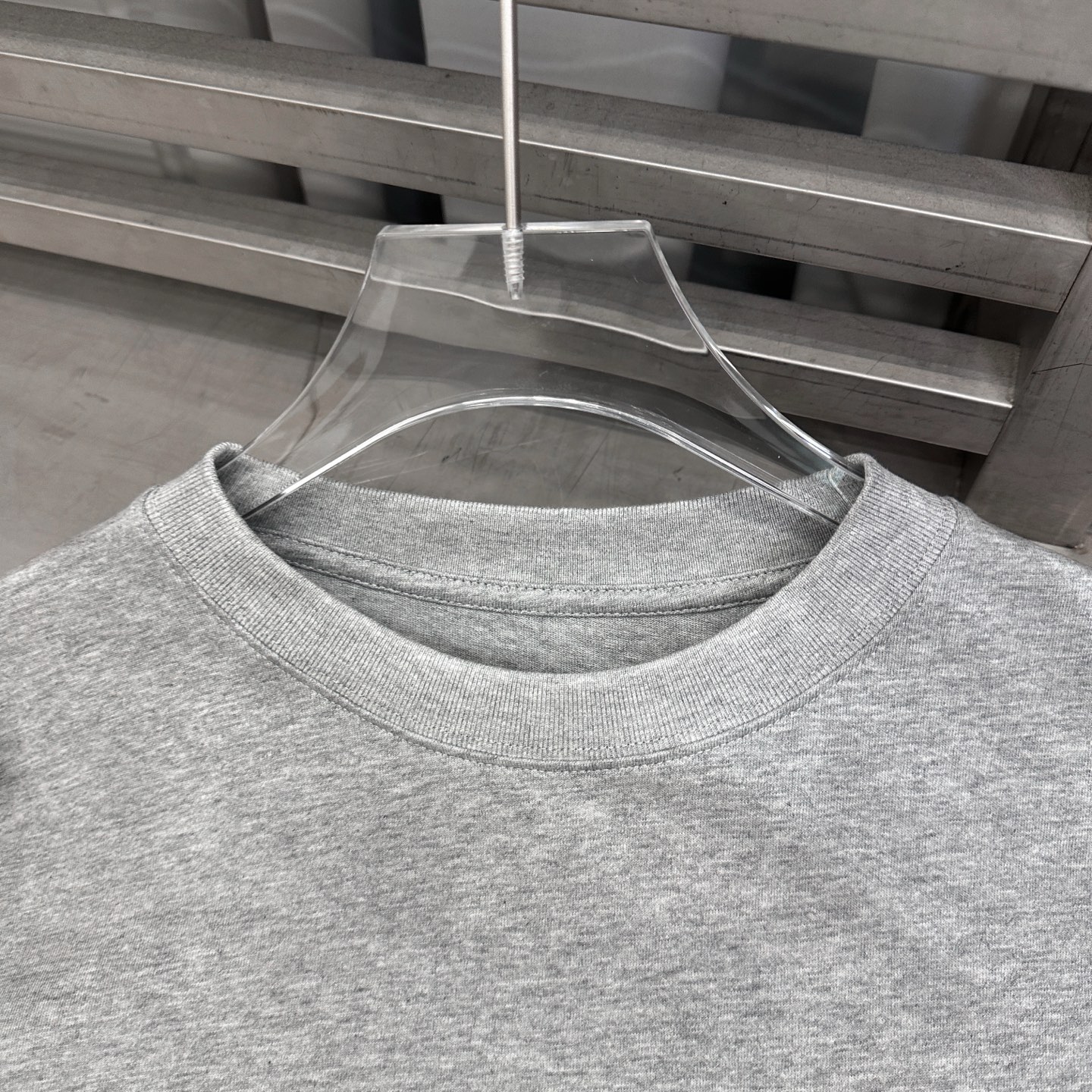 巴黎 ｜ 新款长袖t，成衣洗水炒色工艺加经典刺绣标，男女同款，尺码sml