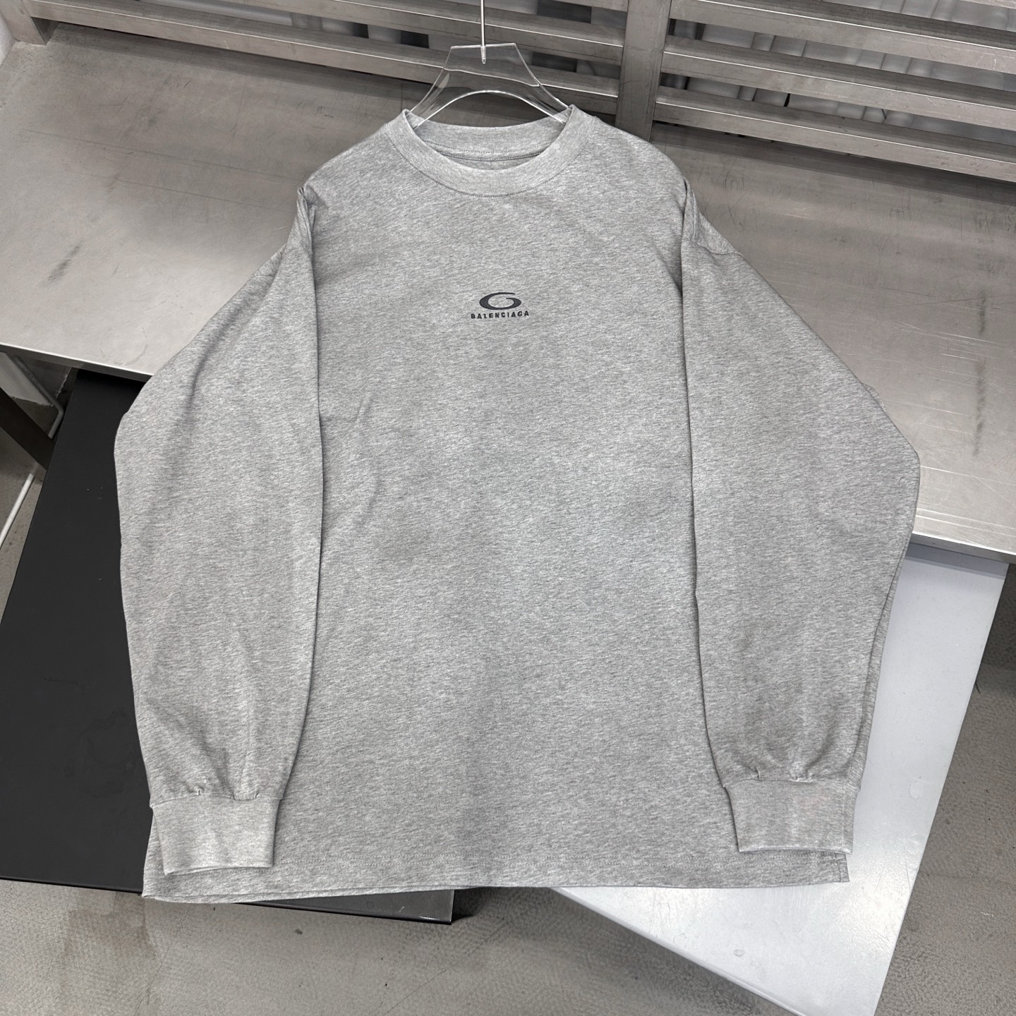 巴黎 ｜ 新款长袖t，成衣洗水炒色工艺加经典刺绣标，男女同款，尺码sml