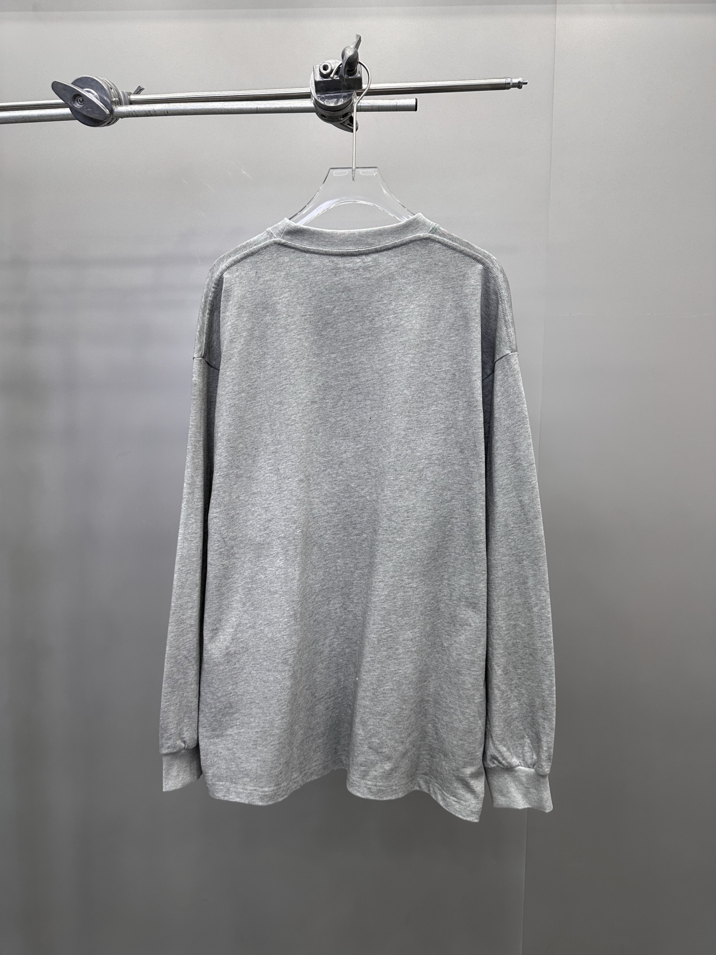 巴黎 ｜ 新款长袖t，成衣洗水炒色工艺加经典刺绣标，男女同款，尺码sml