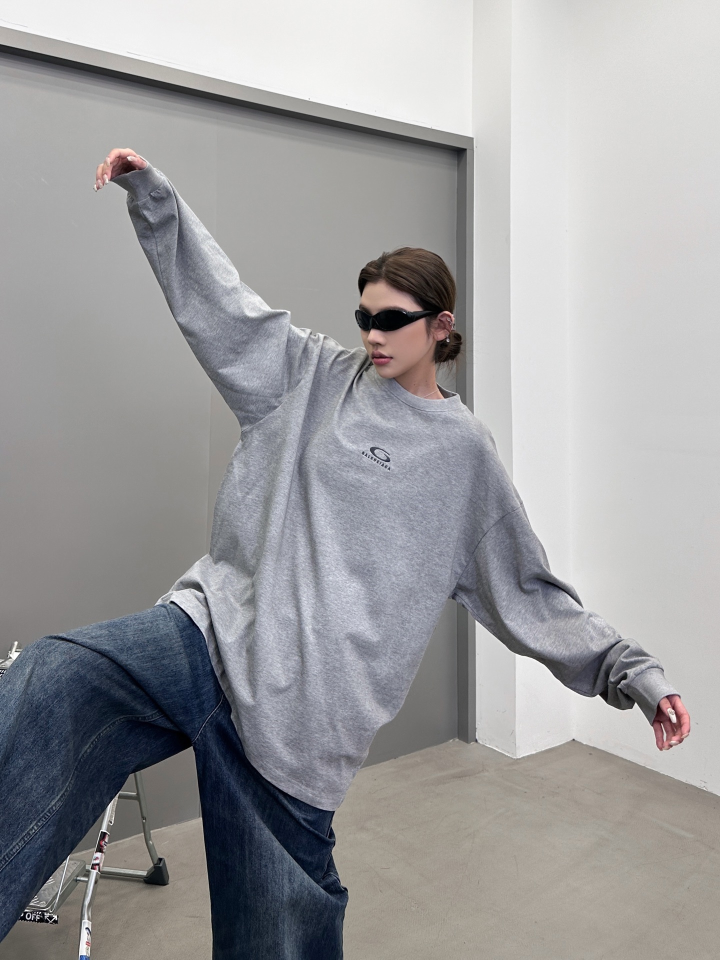 巴黎 ｜ 新款长袖t，成衣洗水炒色工艺加经典刺绣标，男女同款，尺码sml