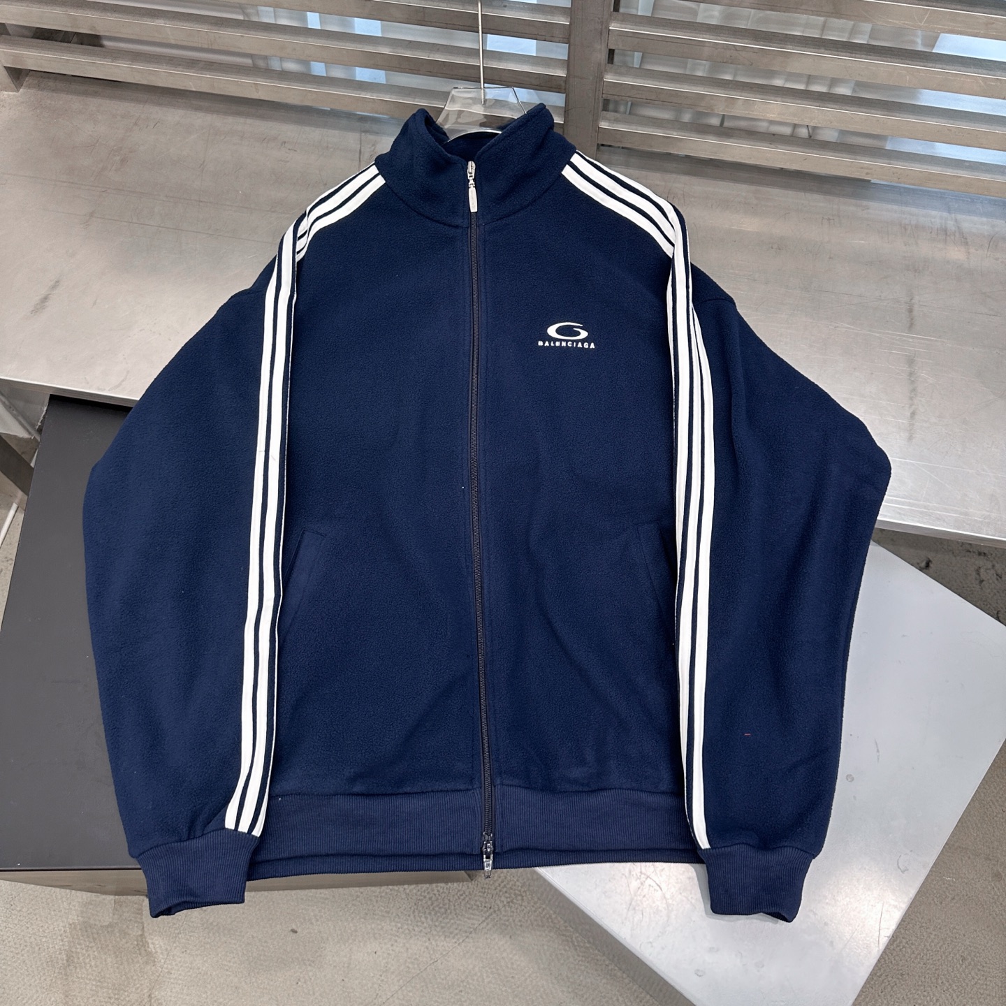 巴黎 ｜ 新款休闲上衣，经典刺绣标，手工车侧杠，摇粒绒保暖面料，男女同款，尺码sml