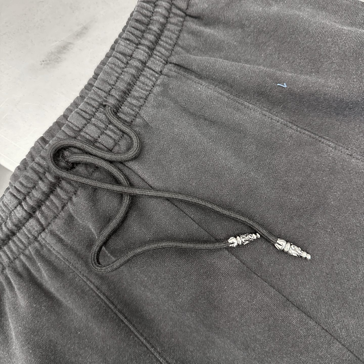 克罗心 ｜ 新款卫裤，成衣洗水炒色工艺加手工打钉，男女同款，尺码sml