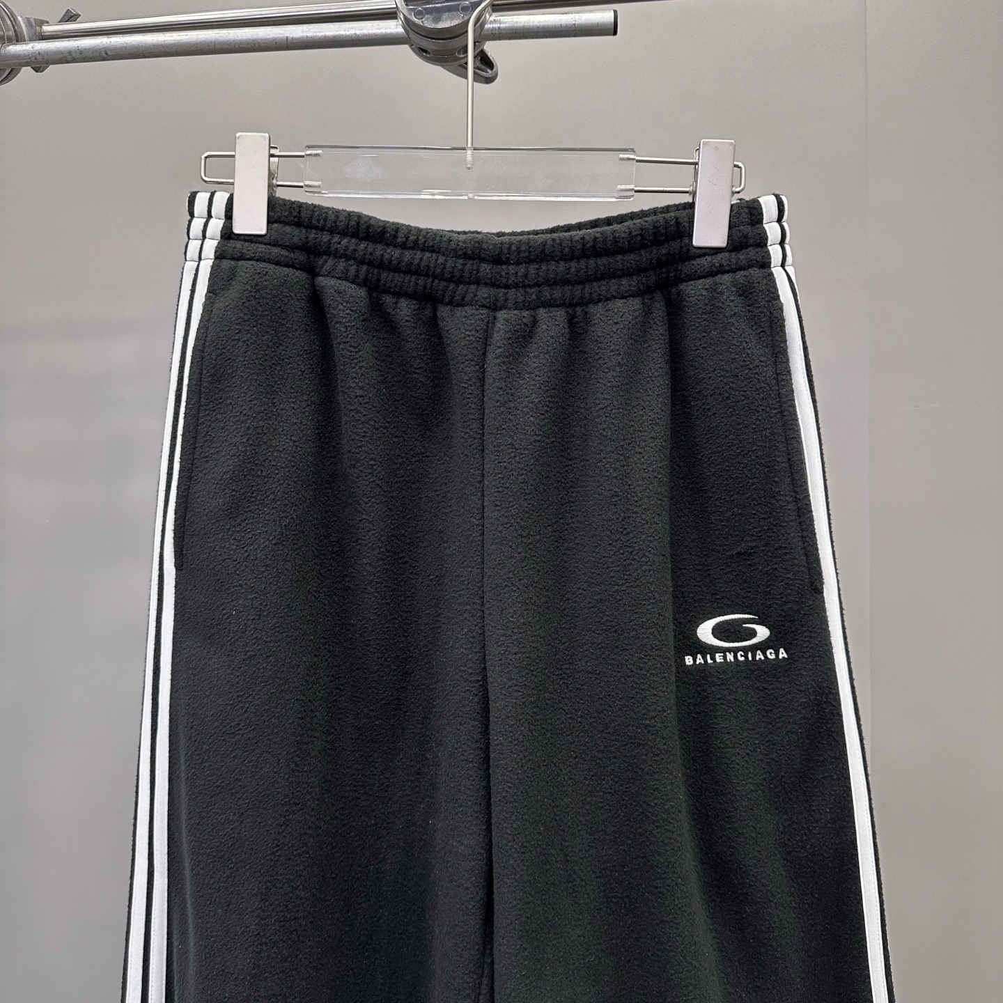 巴黎 ｜ 新款休闲裤，经典刺绣标，手工车侧杠工艺，男女同款，尺码sml