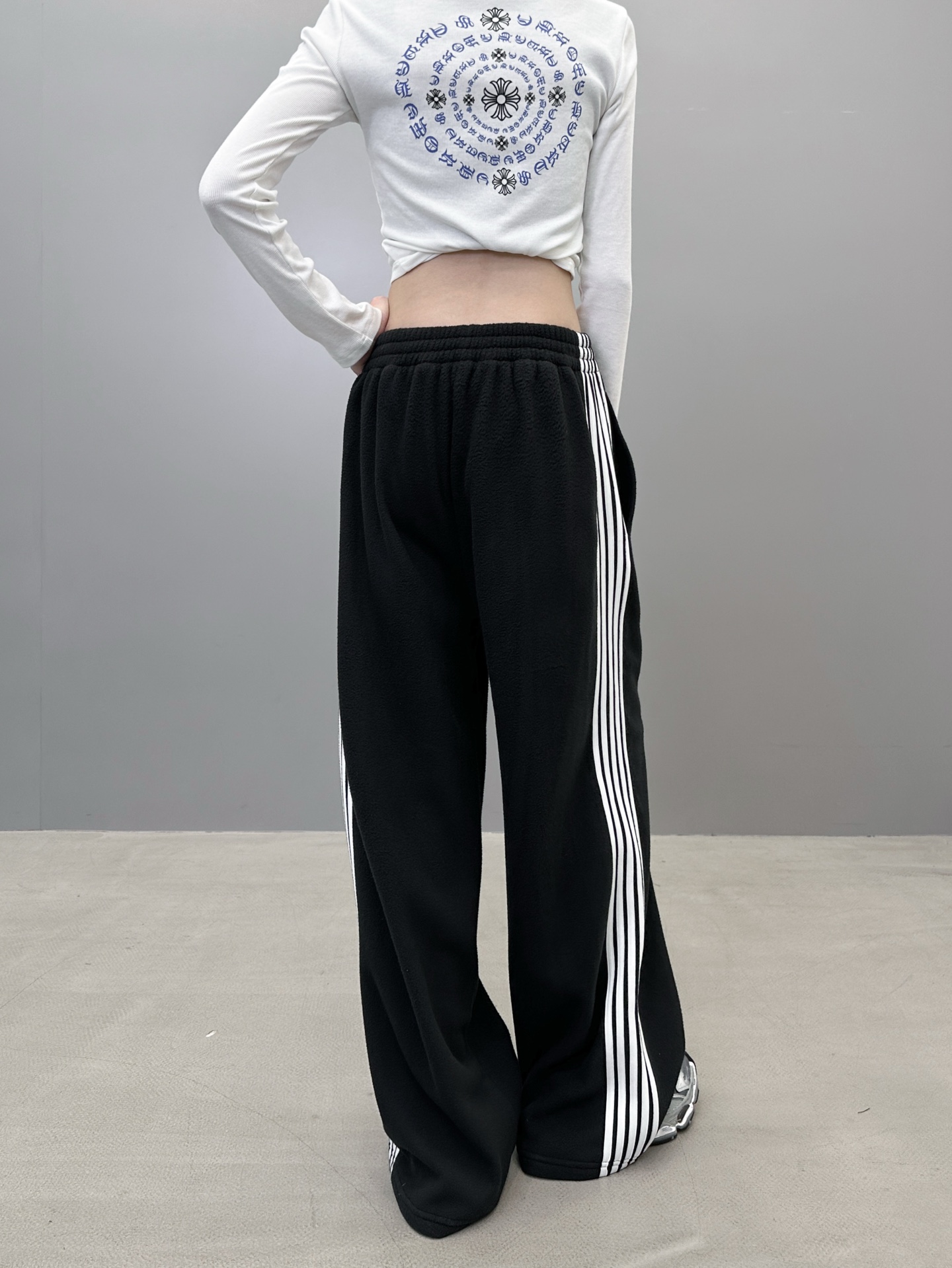 巴黎 ｜ 新款休闲裤，经典刺绣标，手工车侧杠工艺，男女同款，尺码sml