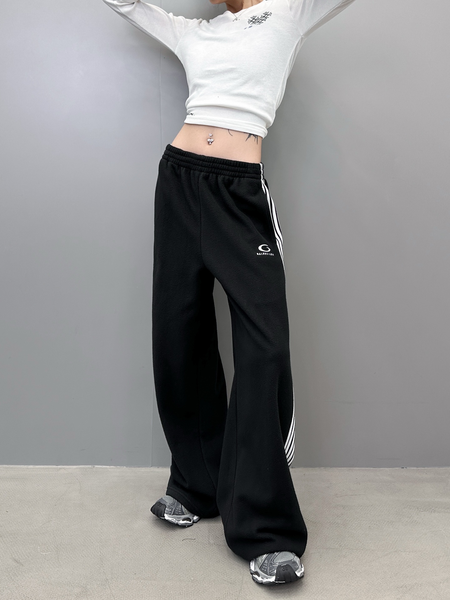 巴黎 ｜ 新款休闲裤，经典刺绣标，手工车侧杠工艺，男女同款，尺码sml