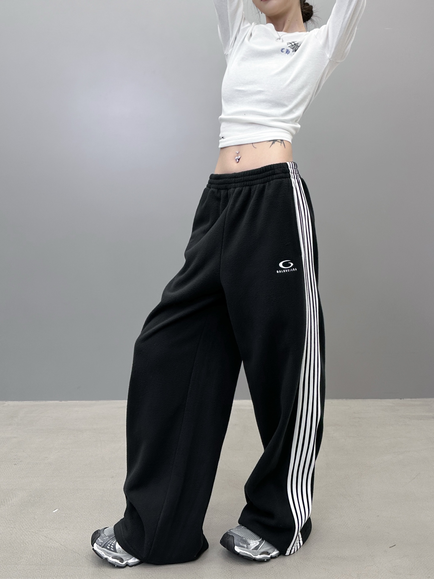 巴黎 ｜ 新款休闲裤，经典刺绣标，手工车侧杠工艺，男女同款，尺码sml