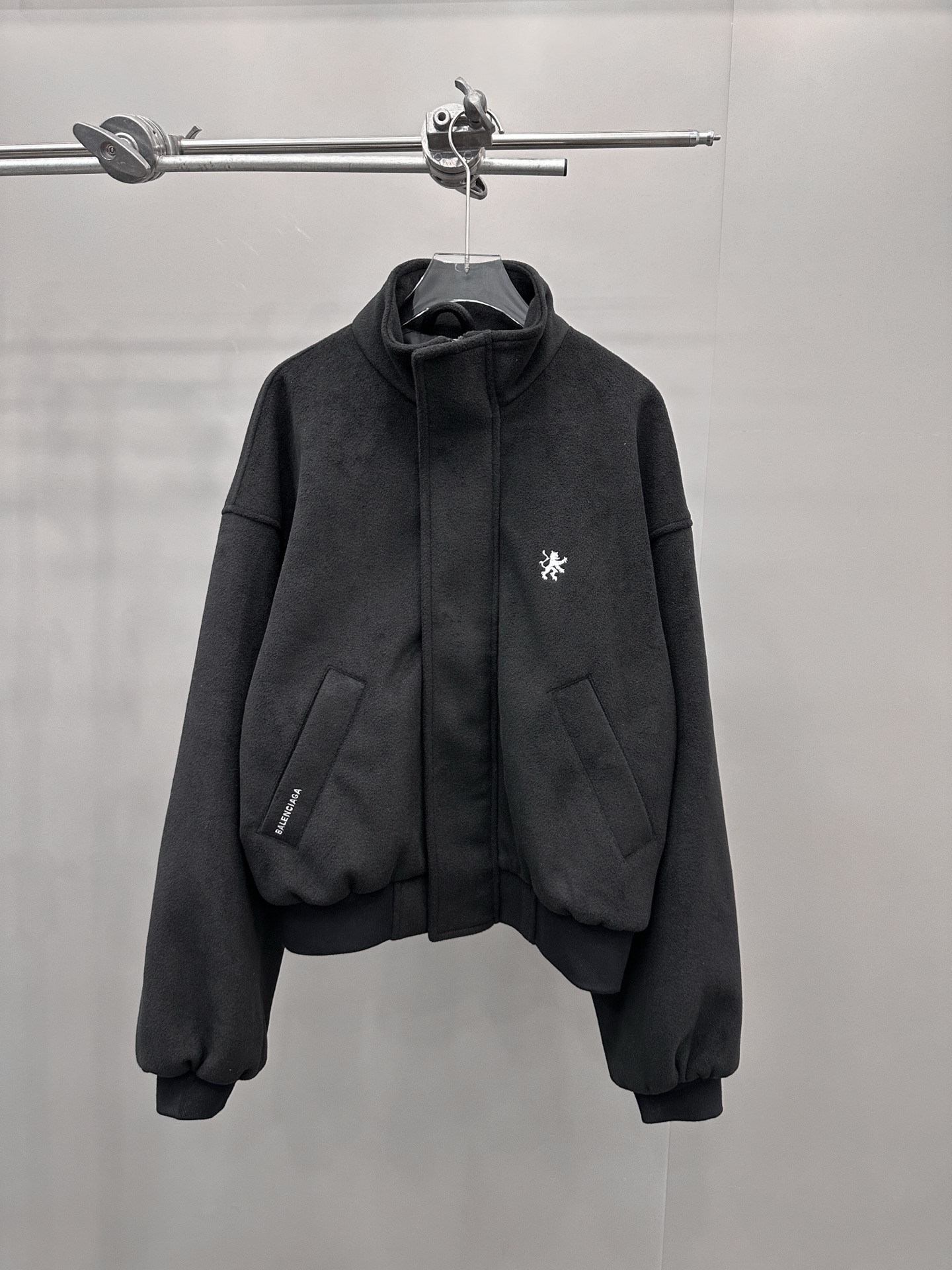 🆕巴黎 ｜ 新款休闲外套，经典刺绣标，进口环保混纺面料，休闲时尚，尺码sml