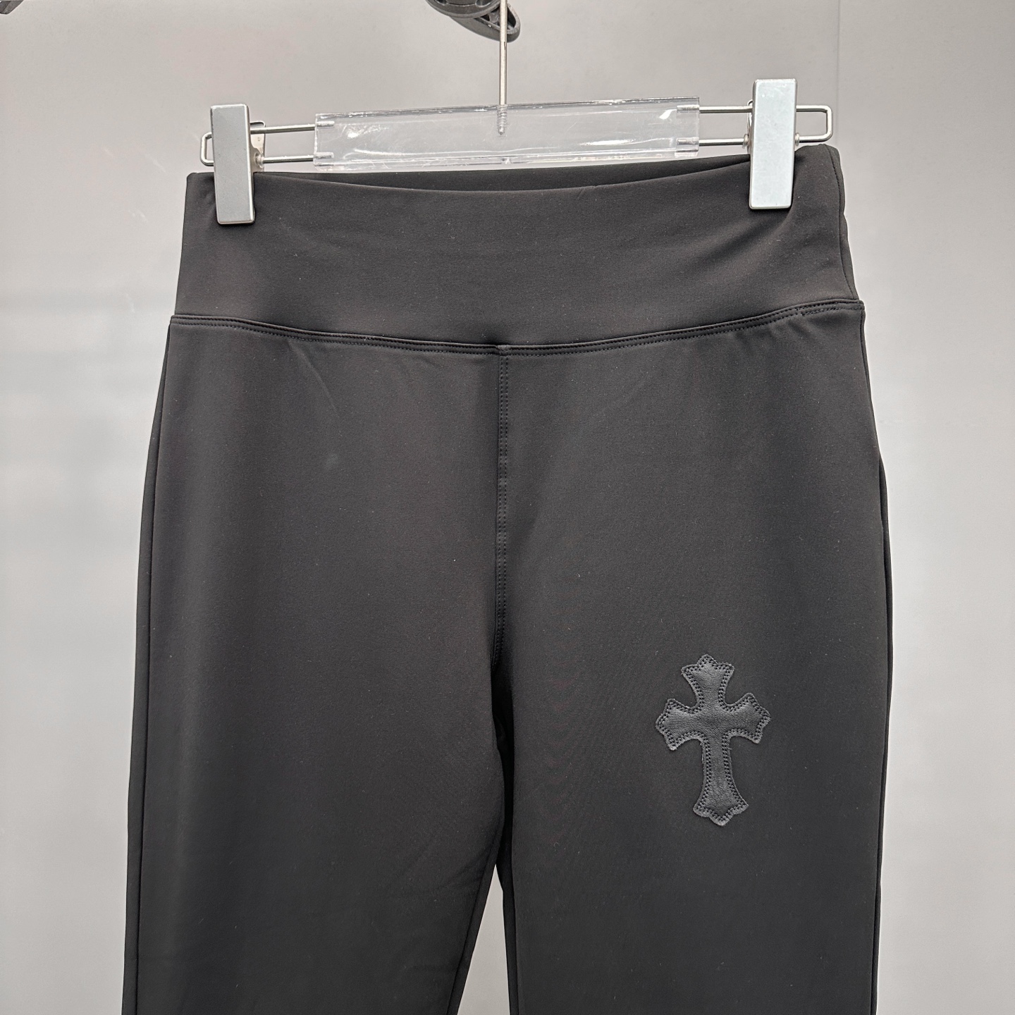 🆕克罗心 ｜ 新款瑜伽裤，经典手工刺绣十字标，运动休闲微喇加绒打底裤，尺码sml