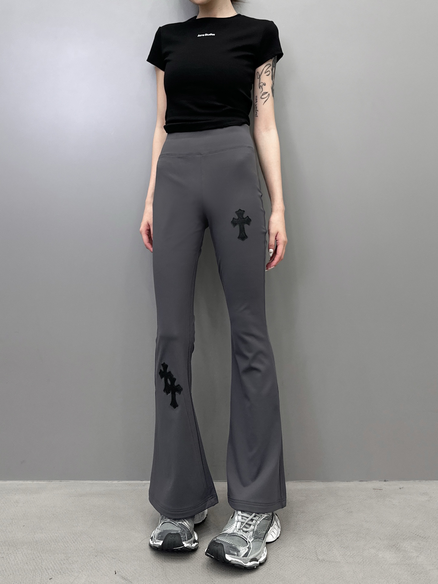 🆕克罗心 ｜ 新款瑜伽裤，经典手工刺绣十字标，运动休闲微喇加绒打底裤，尺码sml