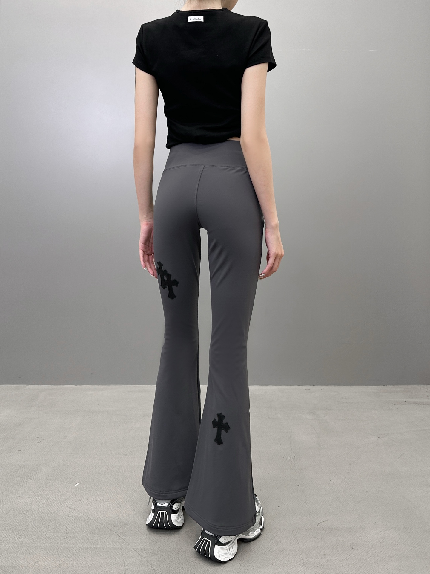 🆕克罗心 ｜ 新款瑜伽裤，经典手工刺绣十字标，运动休闲微喇加绒打底裤，尺码sml