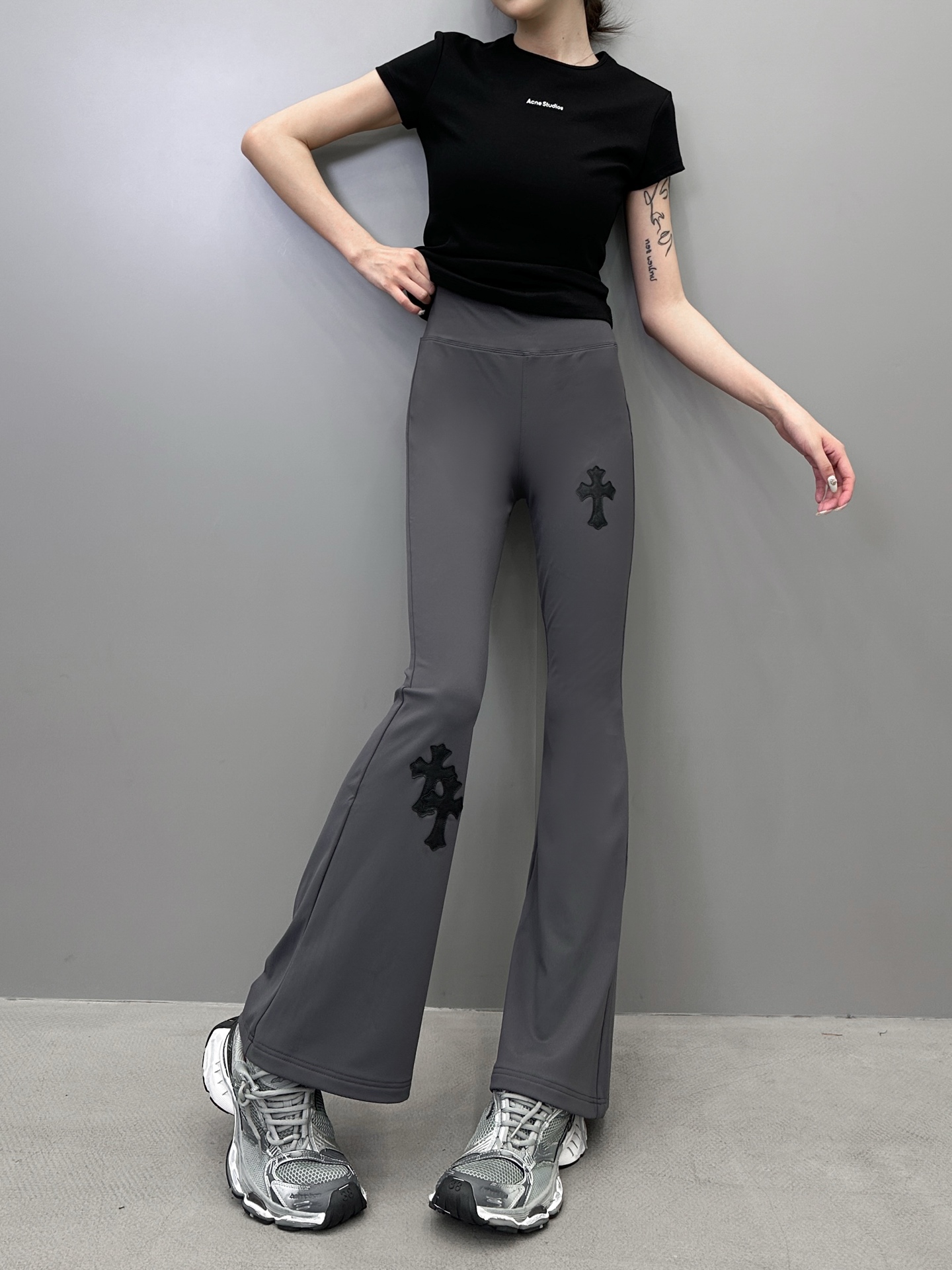 🆕克罗心 ｜ 新款瑜伽裤，经典手工刺绣十字标，运动休闲微喇加绒打底裤，尺码sml