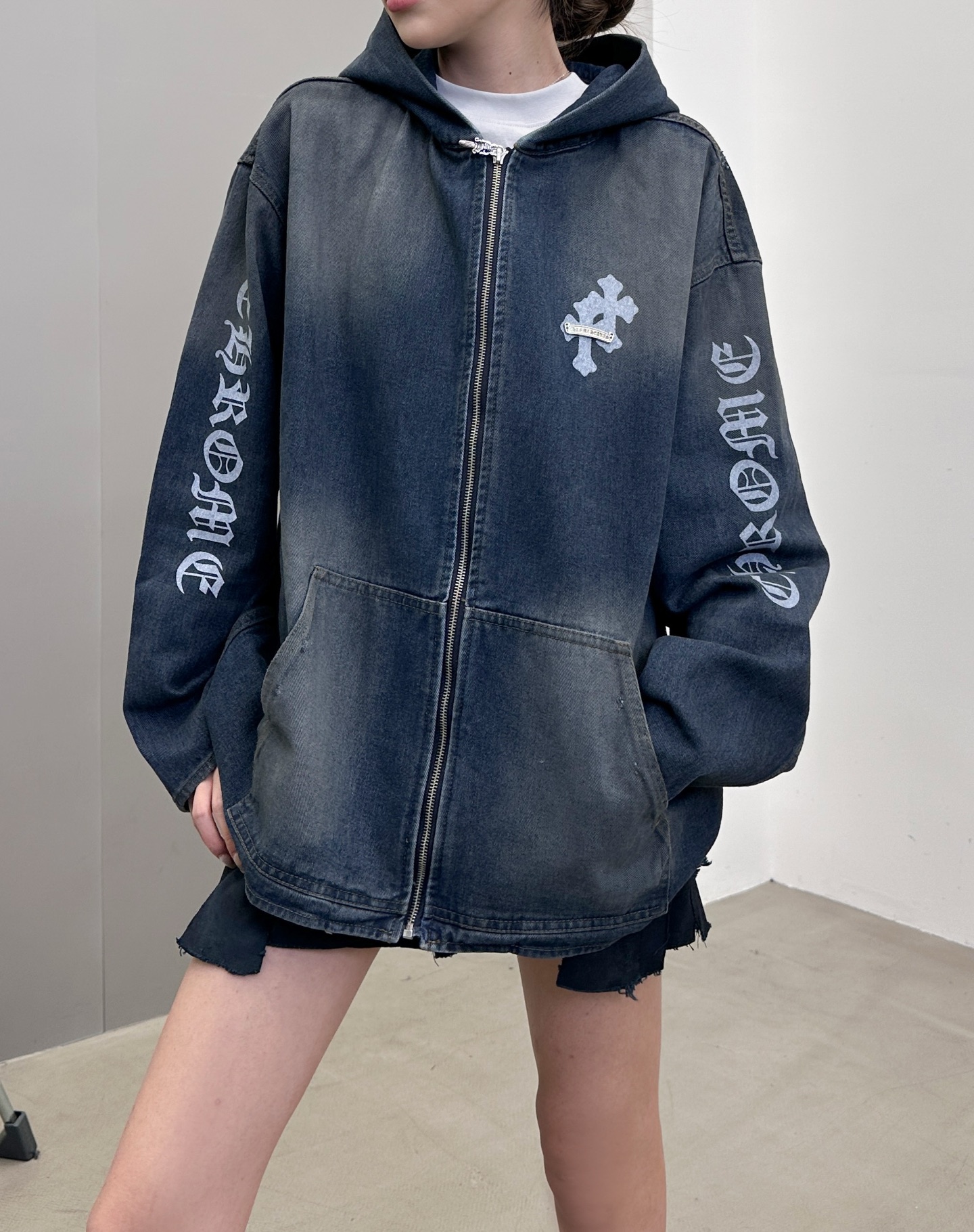 🆕克罗心 ｜ 新款牛仔外套，成衣洗水吊磨泥浆工艺加4处印花，男女同款，尺码sml