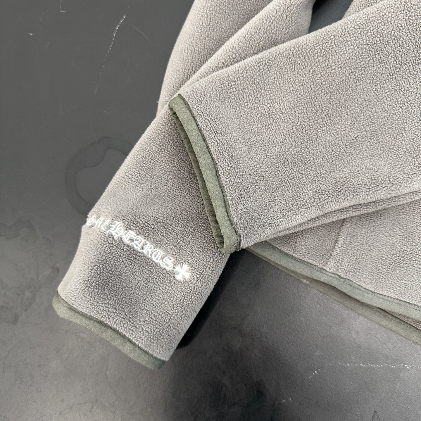 🆕克罗心 ｜ 新款摇粒绒开衫，多处经典刺绣标工艺，休闲时尚，可内搭保暖也可外穿搭配，尺码sml