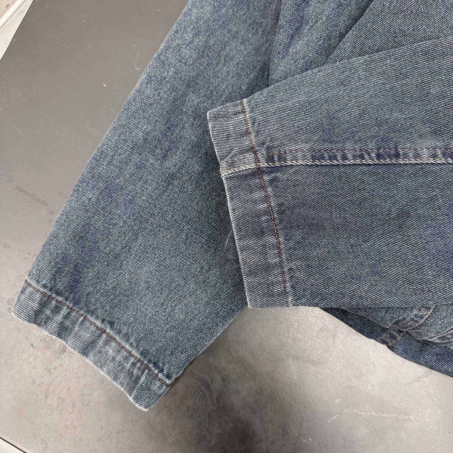 🆕Acne ｜ 新款牛仔上衣，成衣洗水喷色工艺，大翻领款式休闲时尚，尺码sml