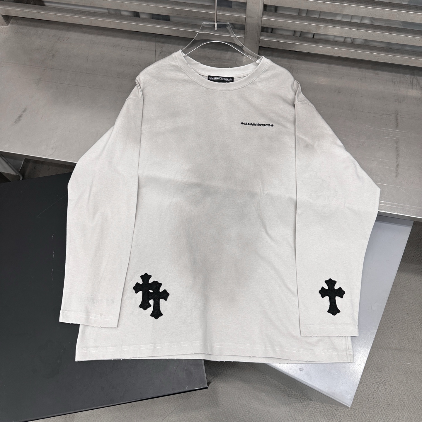 🆕克罗心 ｜ 新款长袖t，成衣洗水炒色喷色吊磨工艺加手工刺绣十字标，男女同款，尺码sml