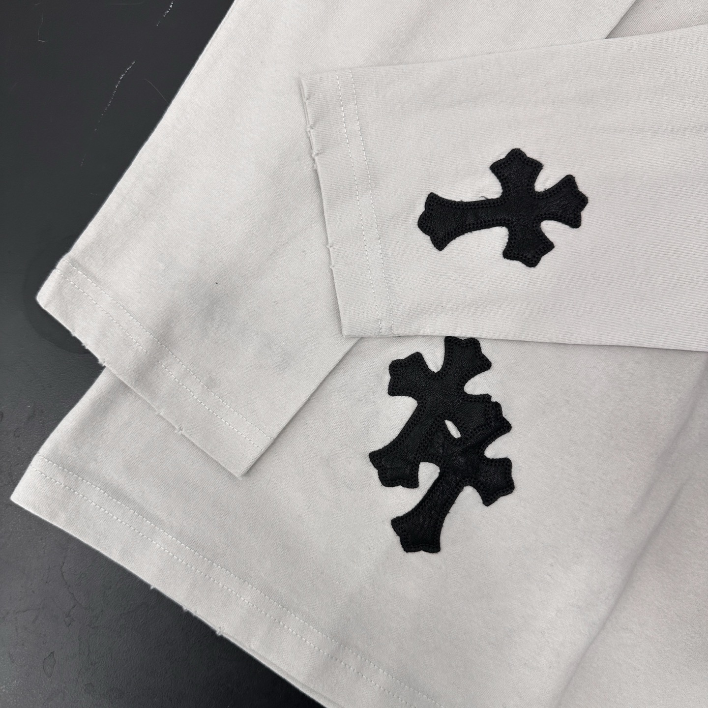 🆕克罗心 ｜ 新款长袖t，成衣洗水炒色喷色吊磨工艺加手工刺绣十字标，男女同款，尺码sml