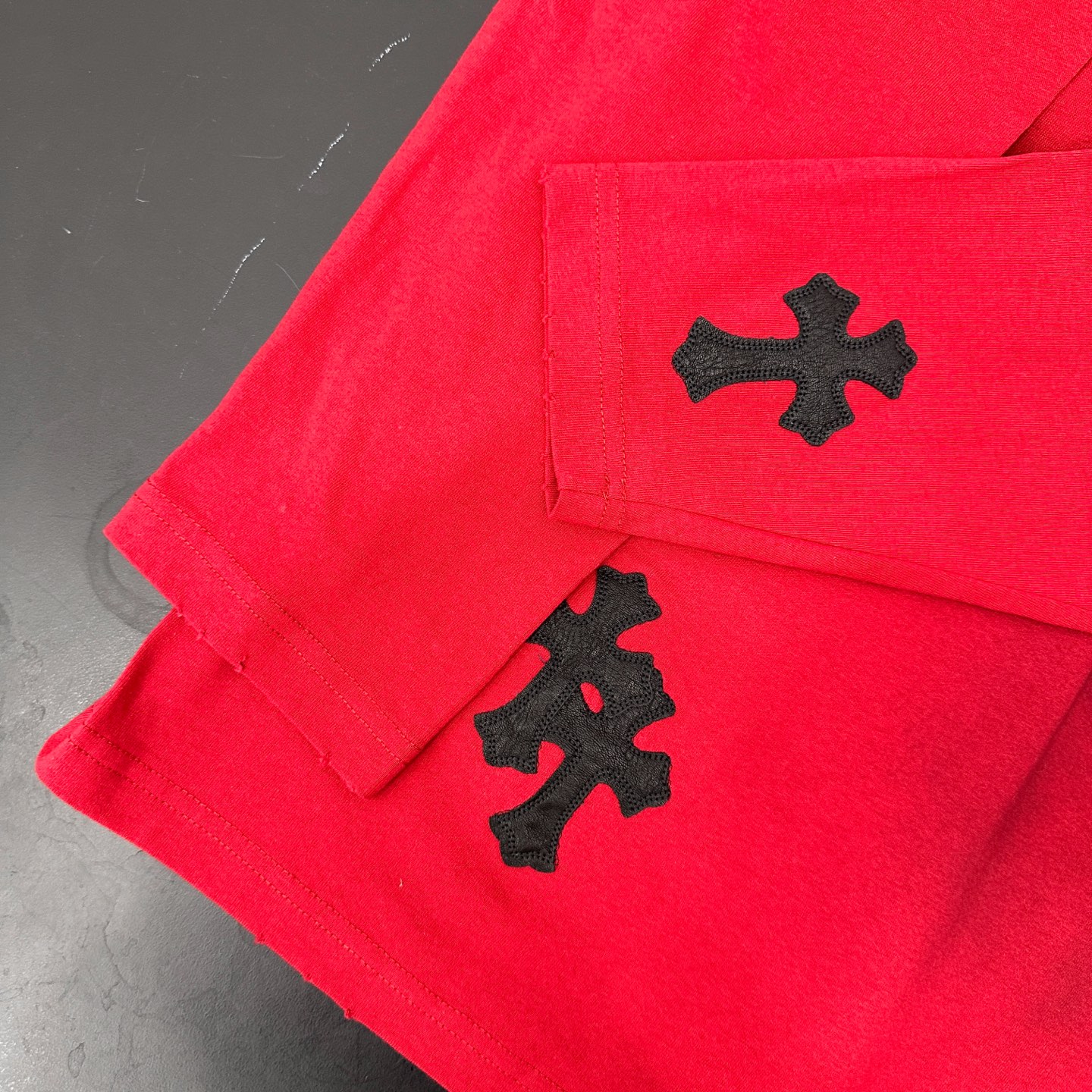 🆕克罗心 ｜ 新款长袖t，成衣洗水炒色喷色吊磨工艺加手工刺绣十字标，男女同款，尺码sml