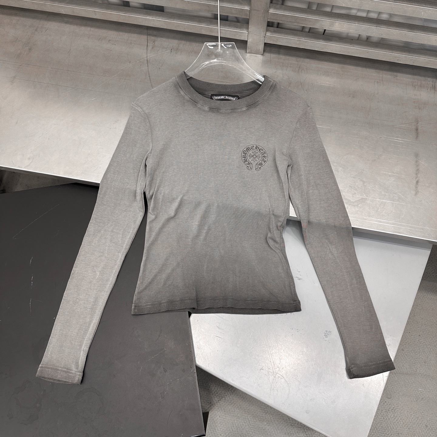 🆕克罗心 ｜ 新款长袖打底，成衣洗水炒色加多处印花工艺，进口羊毛莫代尔面料，尺码sml