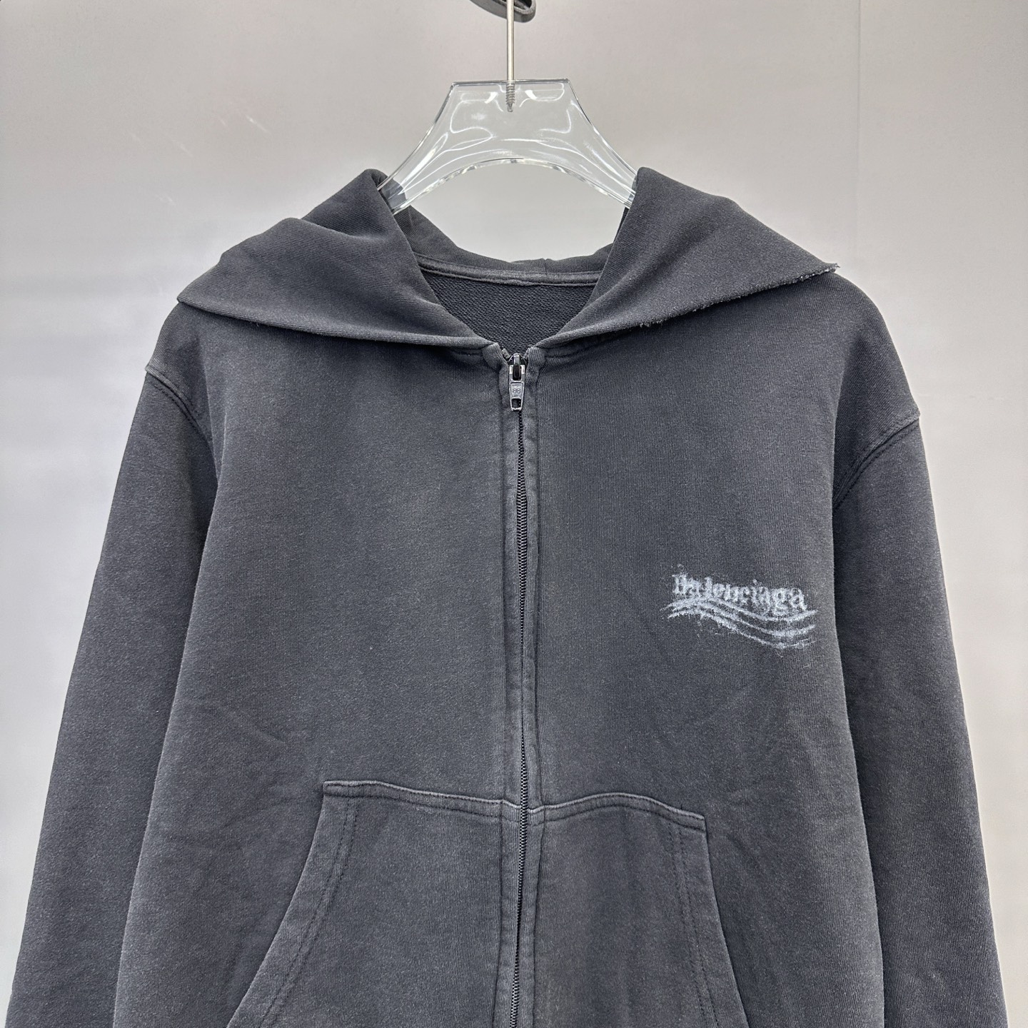 🆕巴黎 ｜ 新款卫衣开衫，成衣洗水炒色吊磨工艺加前后数码直喷印花，尺码sml