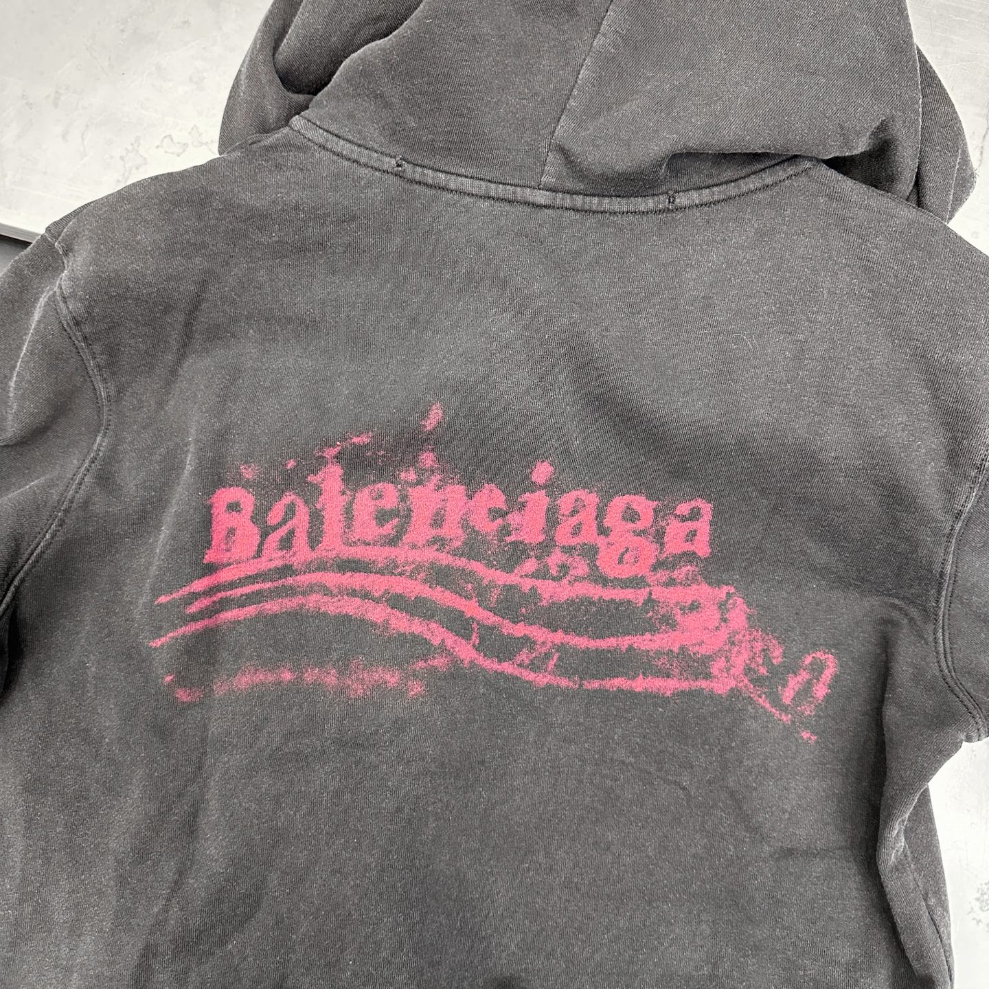 🆕巴黎 ｜ 新款卫衣开衫，成衣洗水炒色吊磨工艺加前后数码直喷印花，尺码sml