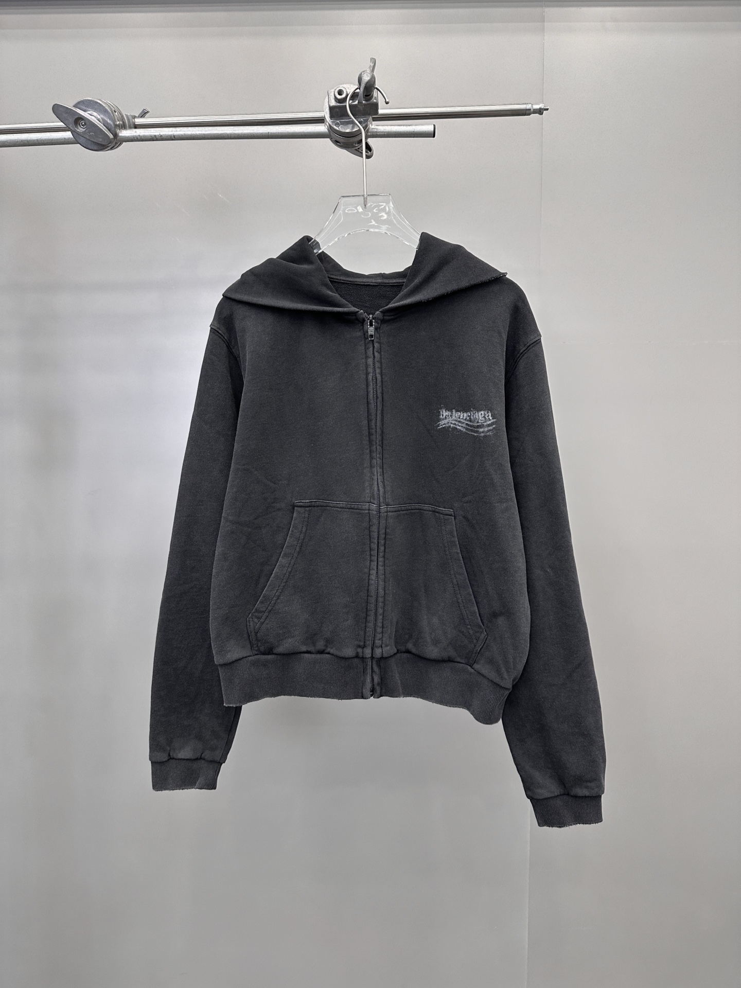 🆕巴黎 ｜ 新款卫衣开衫，成衣洗水炒色吊磨工艺加前后数码直喷印花，尺码sml