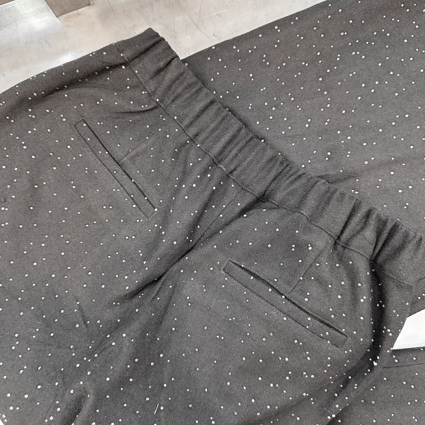 🆕大王 ｜ 新款休闲裤，成衣全身烫钻工艺，进口羊毛混纺面料，休闲时尚，尺码sml