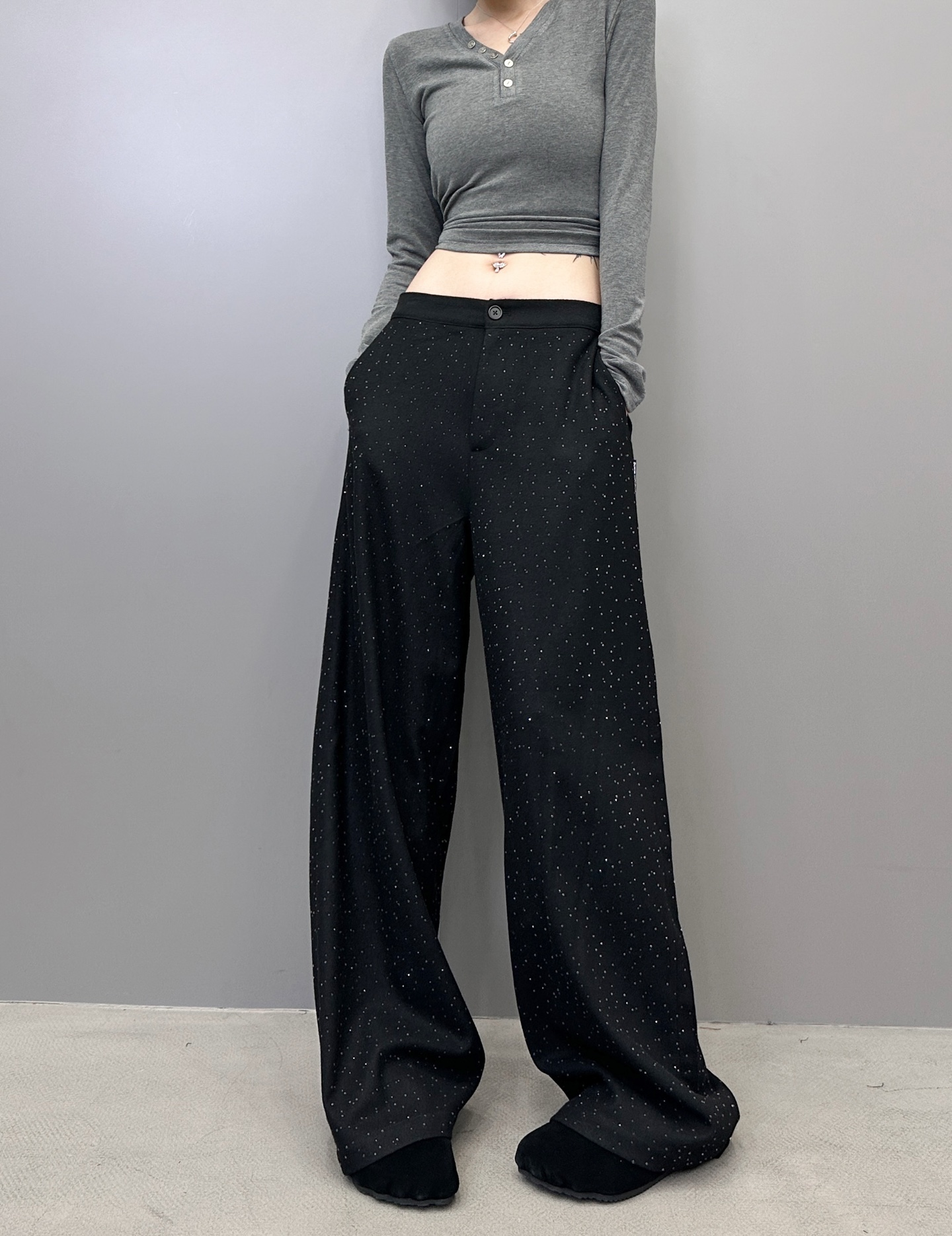 🆕大王 ｜ 新款休闲裤，成衣全身烫钻工艺，进口羊毛混纺面料，休闲时尚，尺码sml