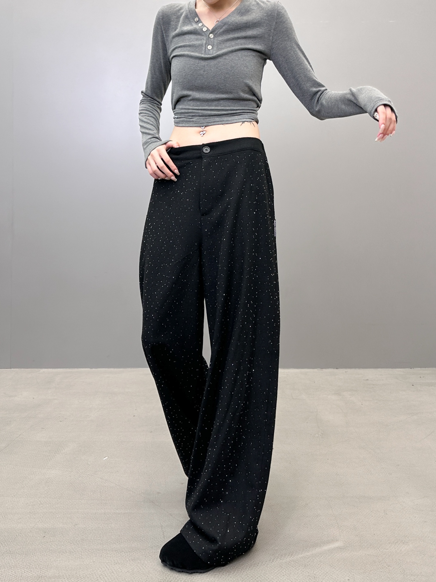 🆕大王 ｜ 新款休闲裤，成衣全身烫钻工艺，进口羊毛混纺面料，休闲时尚，尺码sml