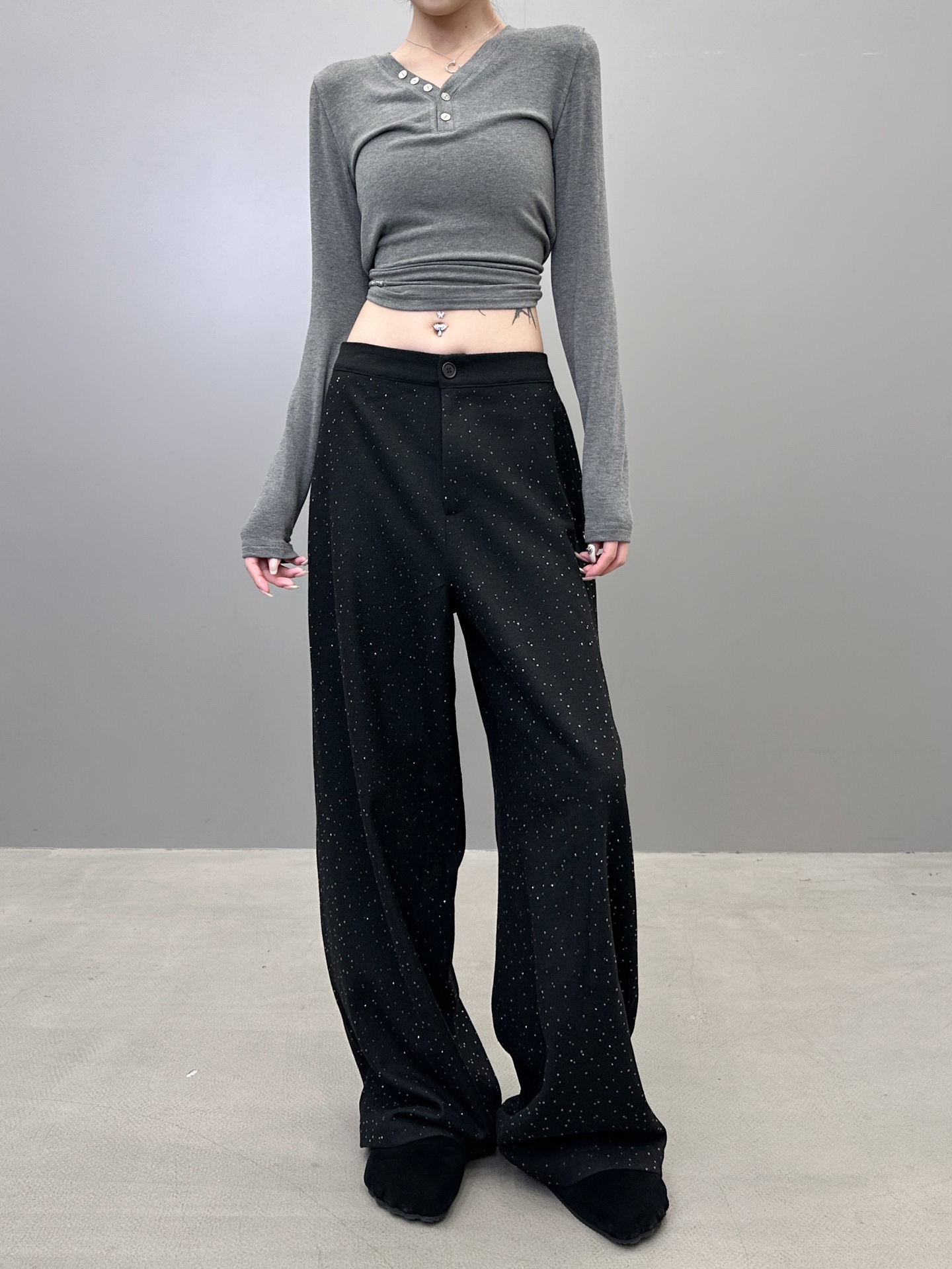 🆕大王 ｜ 新款休闲裤，成衣全身烫钻工艺，进口羊毛混纺面料，休闲时尚，尺码sml