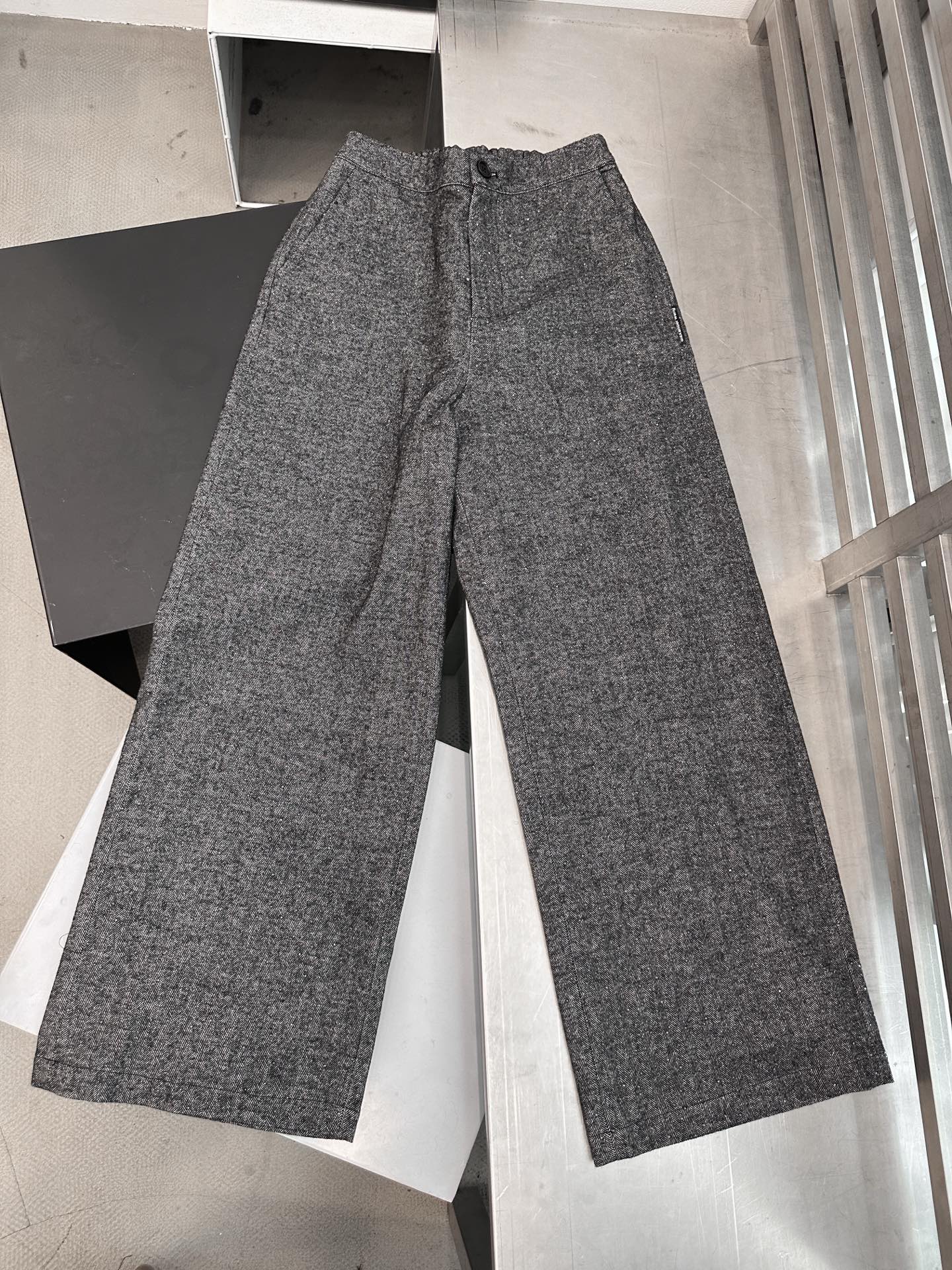 🆕大王 ｜ 新款休闲裤，成衣全身烫钻工艺，进口羊毛混纺面料，休闲时尚，尺码sml