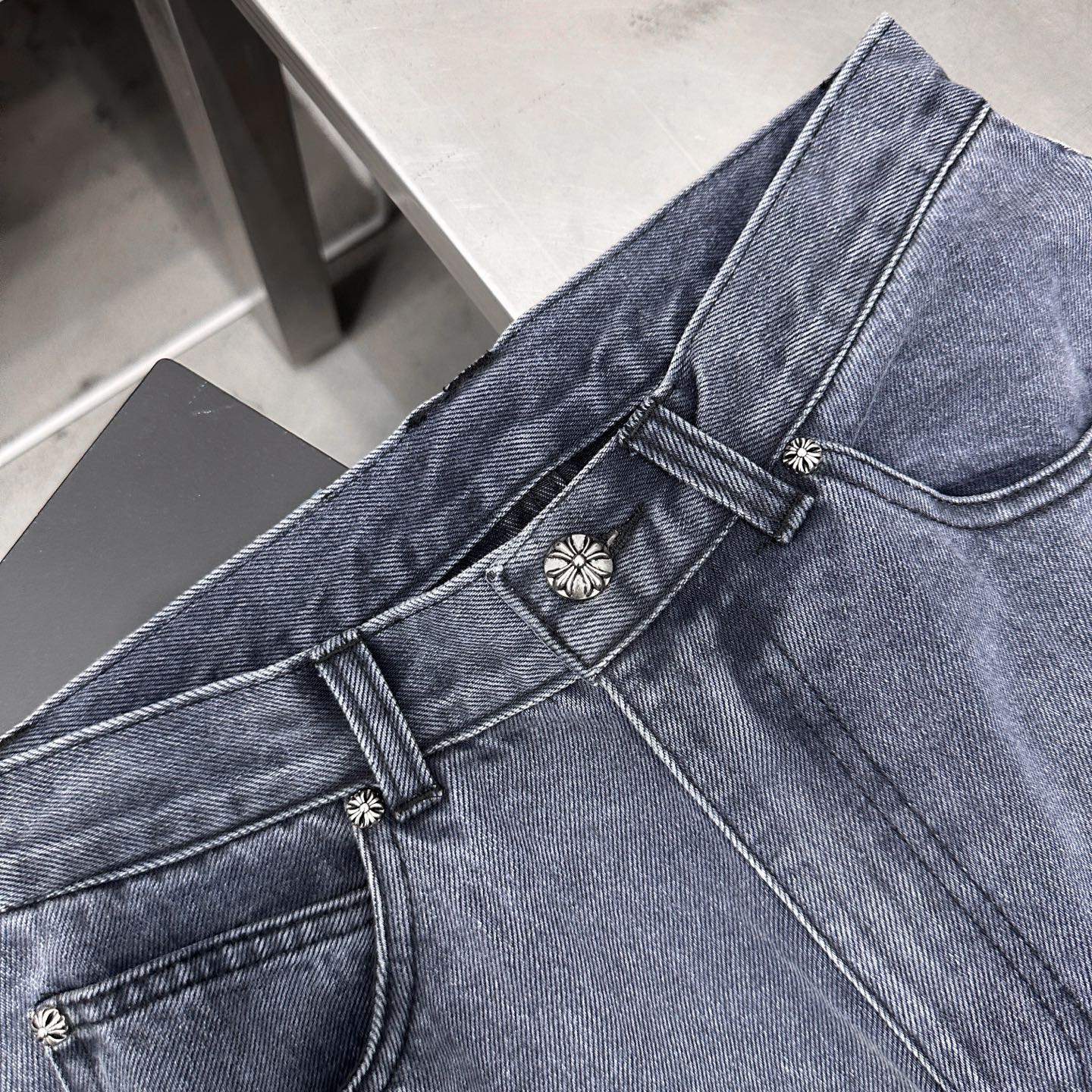 🆕克罗心 ｜ 新款牛仔裤，成衣洗水工艺，经典弯刀款式，特殊混纺牛仔布，男女同款，尺码sml